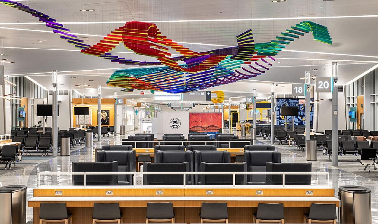  Memphis International Airport (MEM)