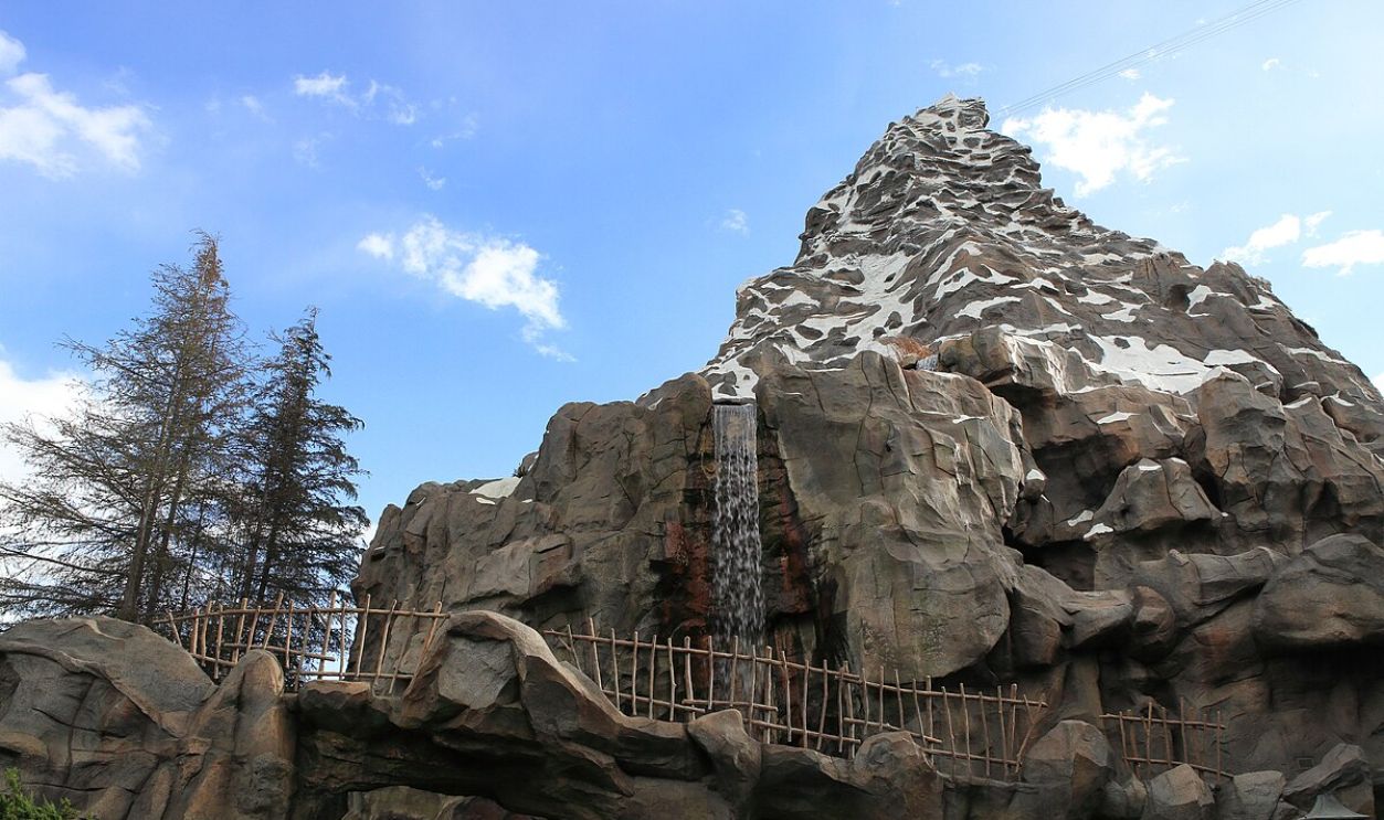 Removing The Cables, Sealing The Mountain