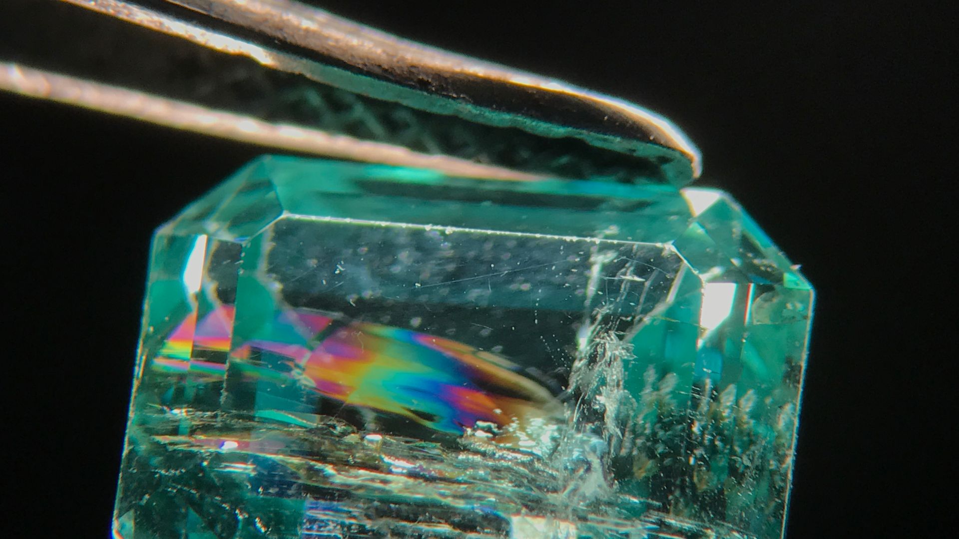 File:Emerald Fracture Filled Rainbow.jpg