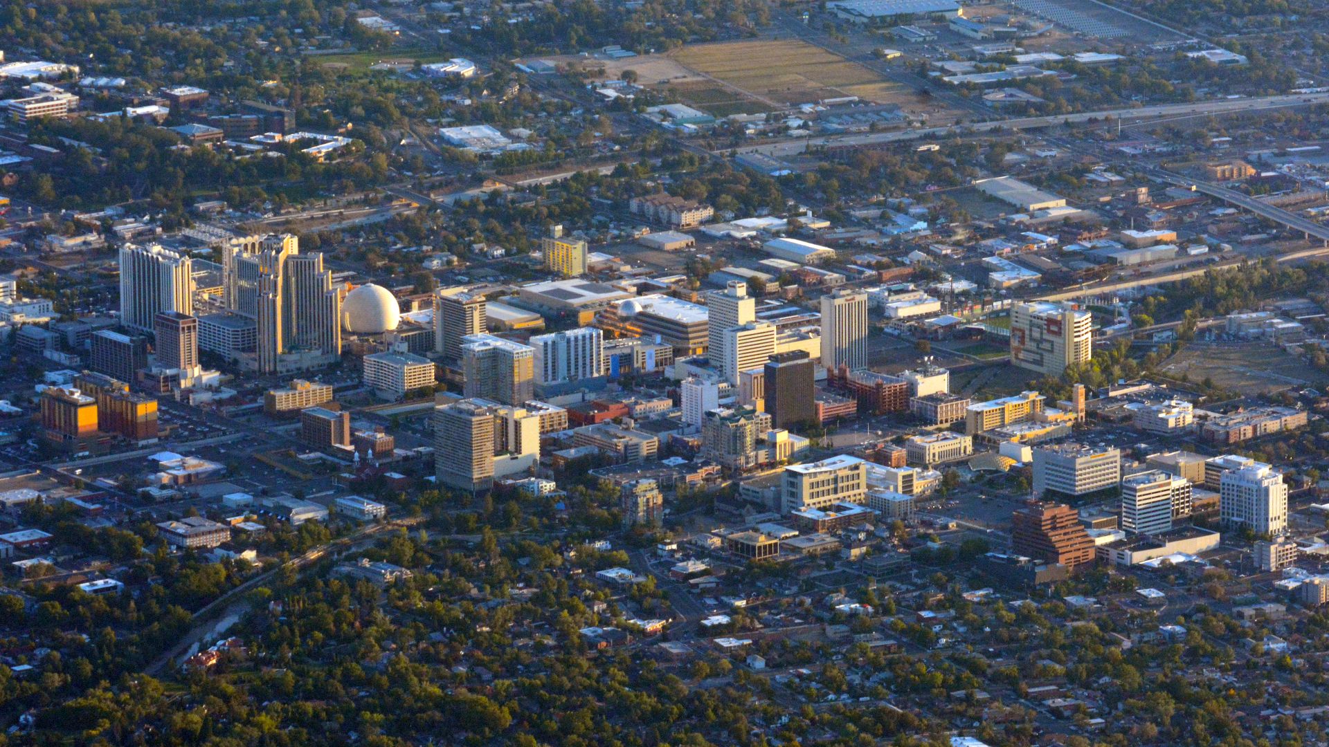 File:Reno, Nevada photo D Ramey Logan.jpg