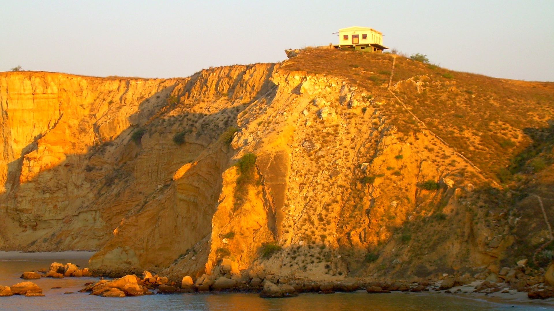 File:Caotinha Benguela Angola.jpg