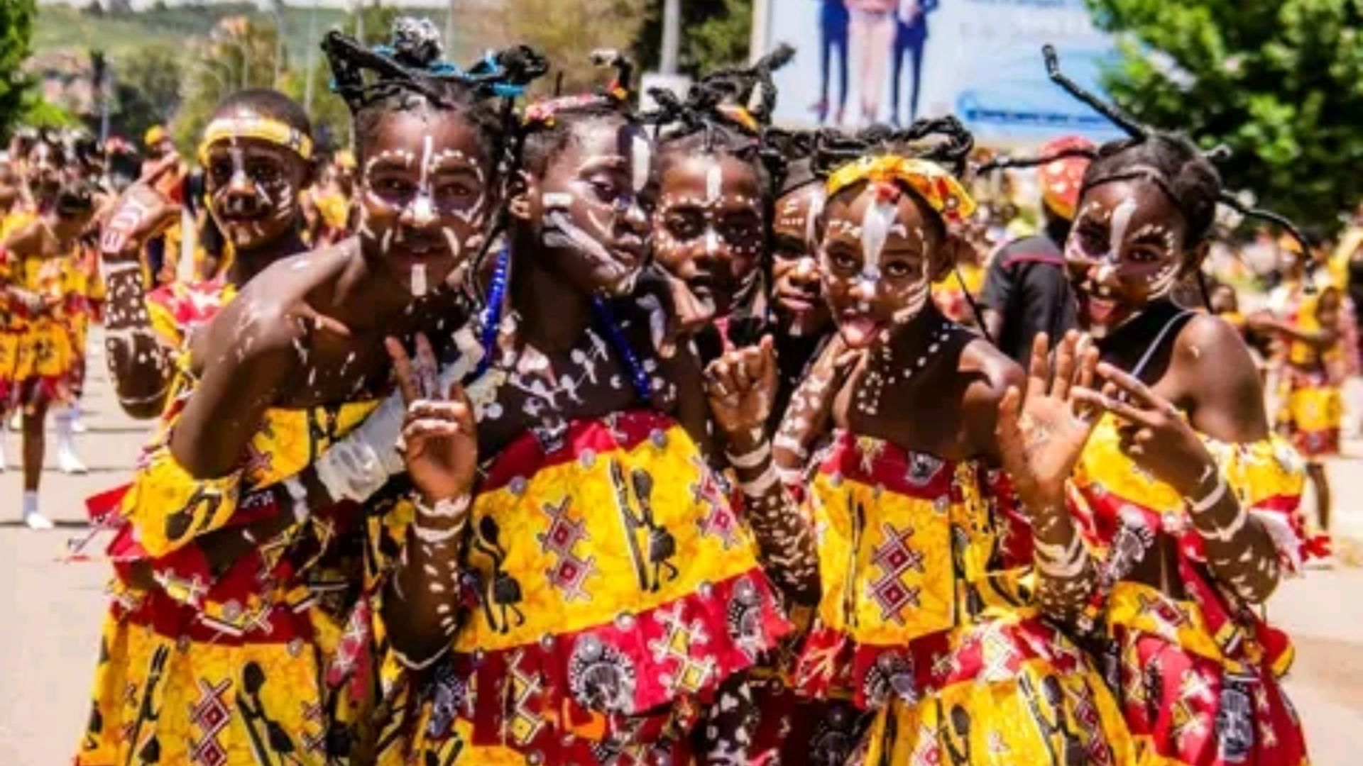 File:Angola carnaval.jpg