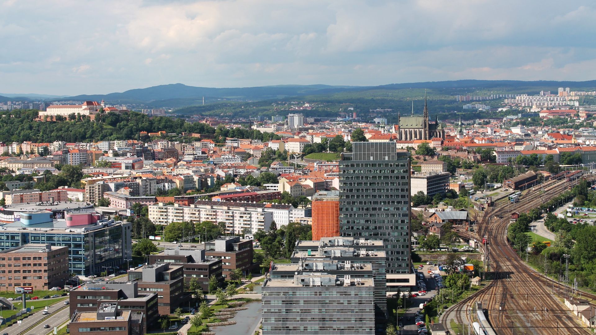File:Brno, Štýřice, Pražákova, výhled z AZ Toweru (2013-05-22; 28).jpg