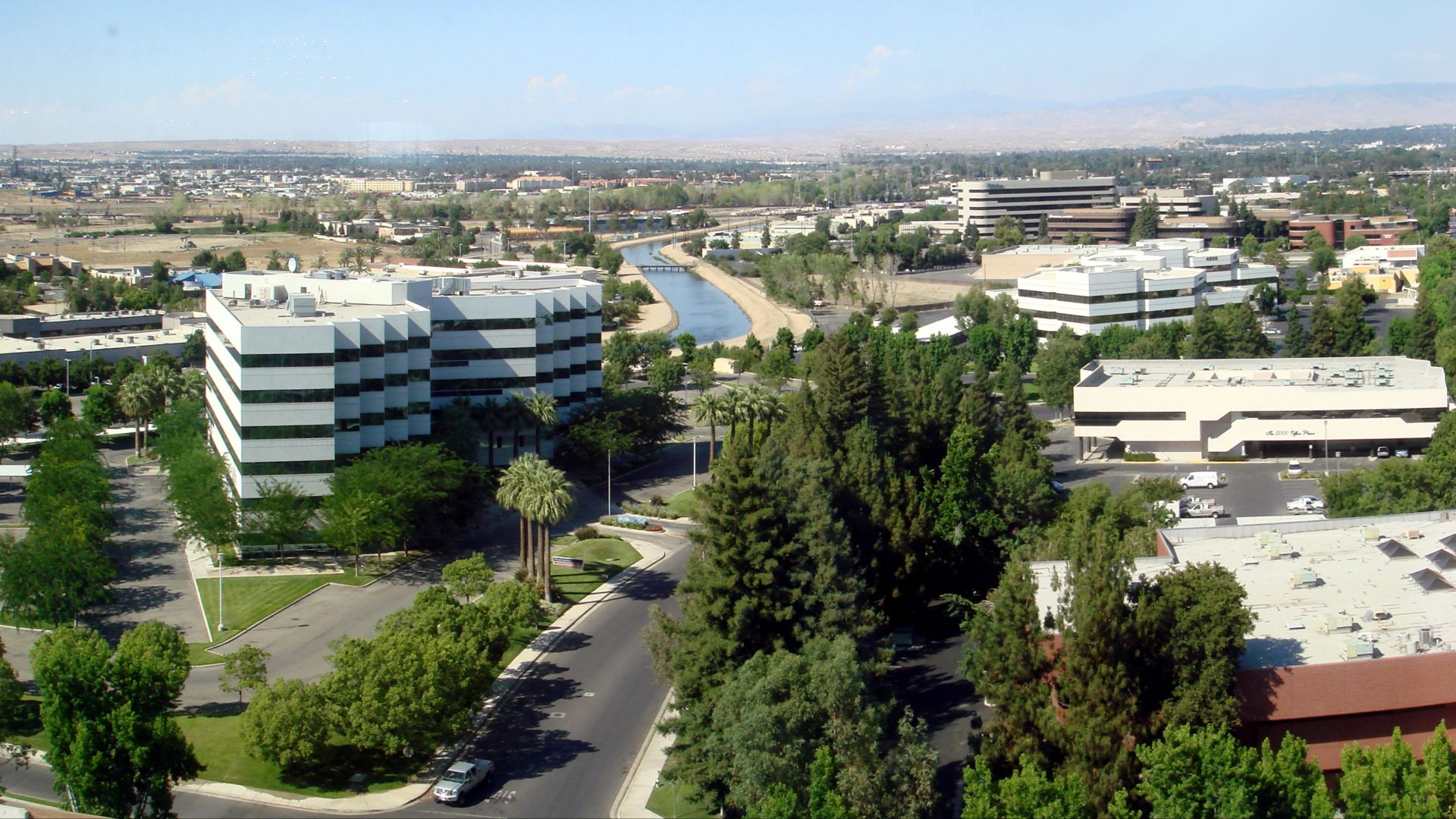 File:2008-0621-Bakersfield-pan.JPG