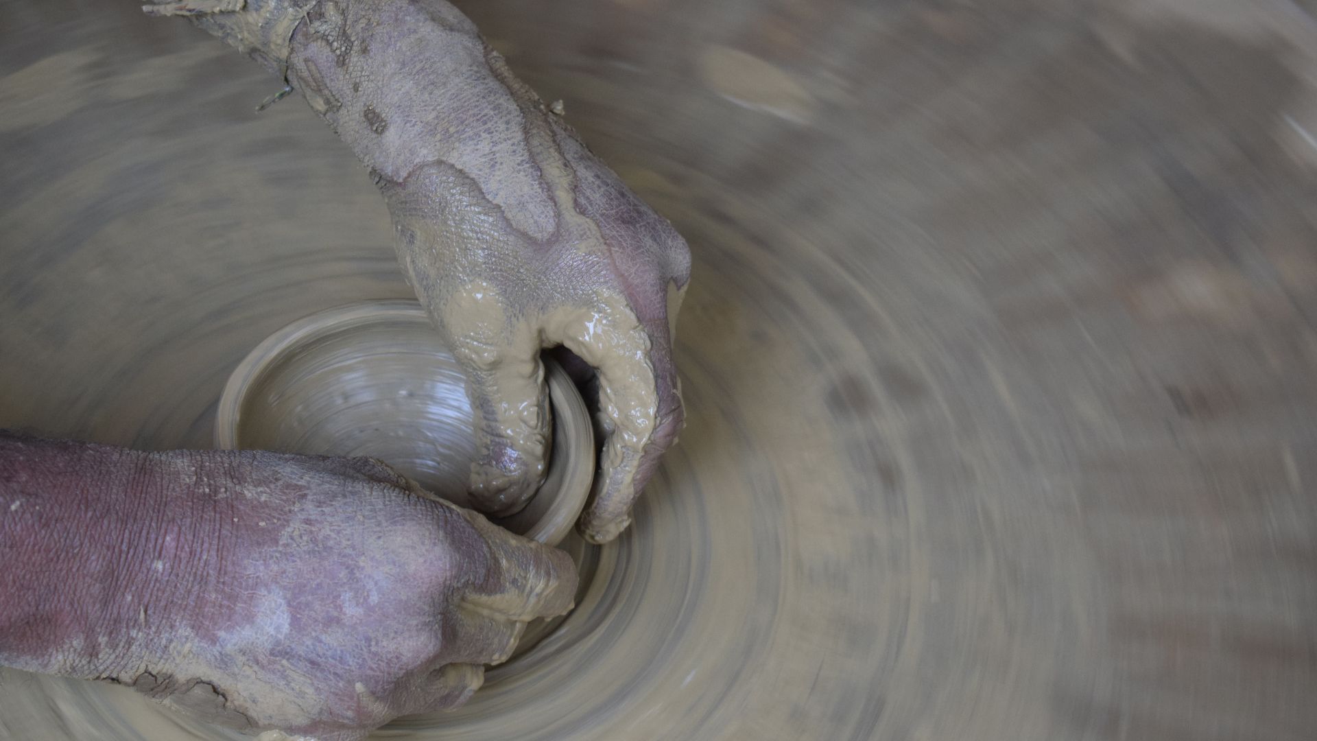 File:Making pottery products 1.jpg