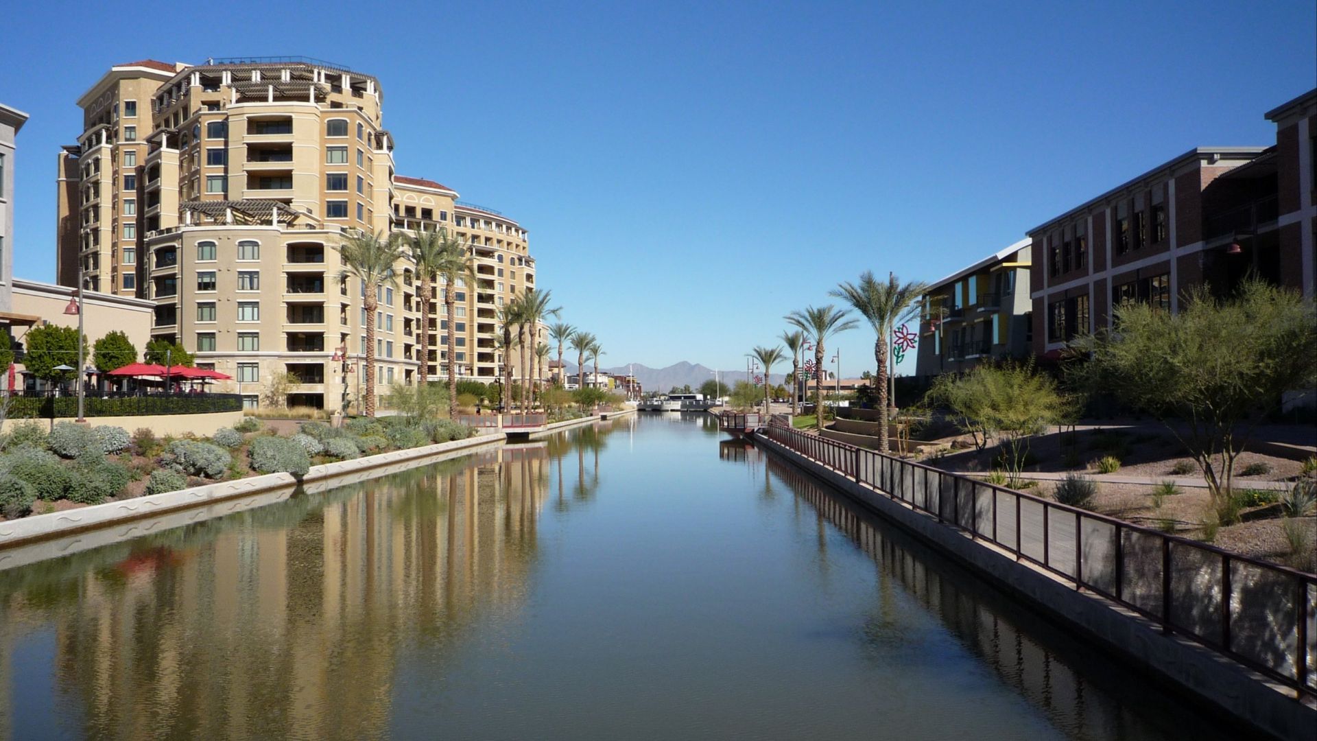 File:Scottsdale Waterfront.jpg