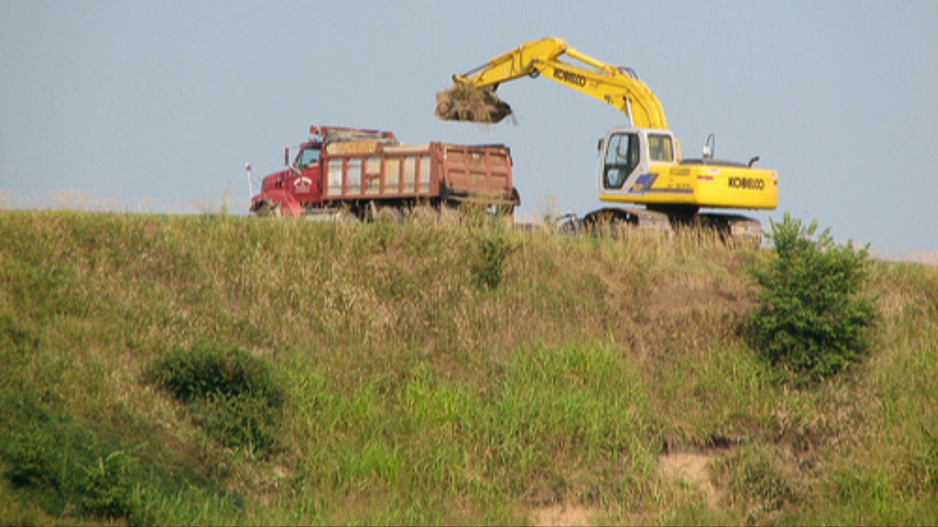 File:Excavation at Monks Mound in Cahokia taken August 1st, 2007.jpg