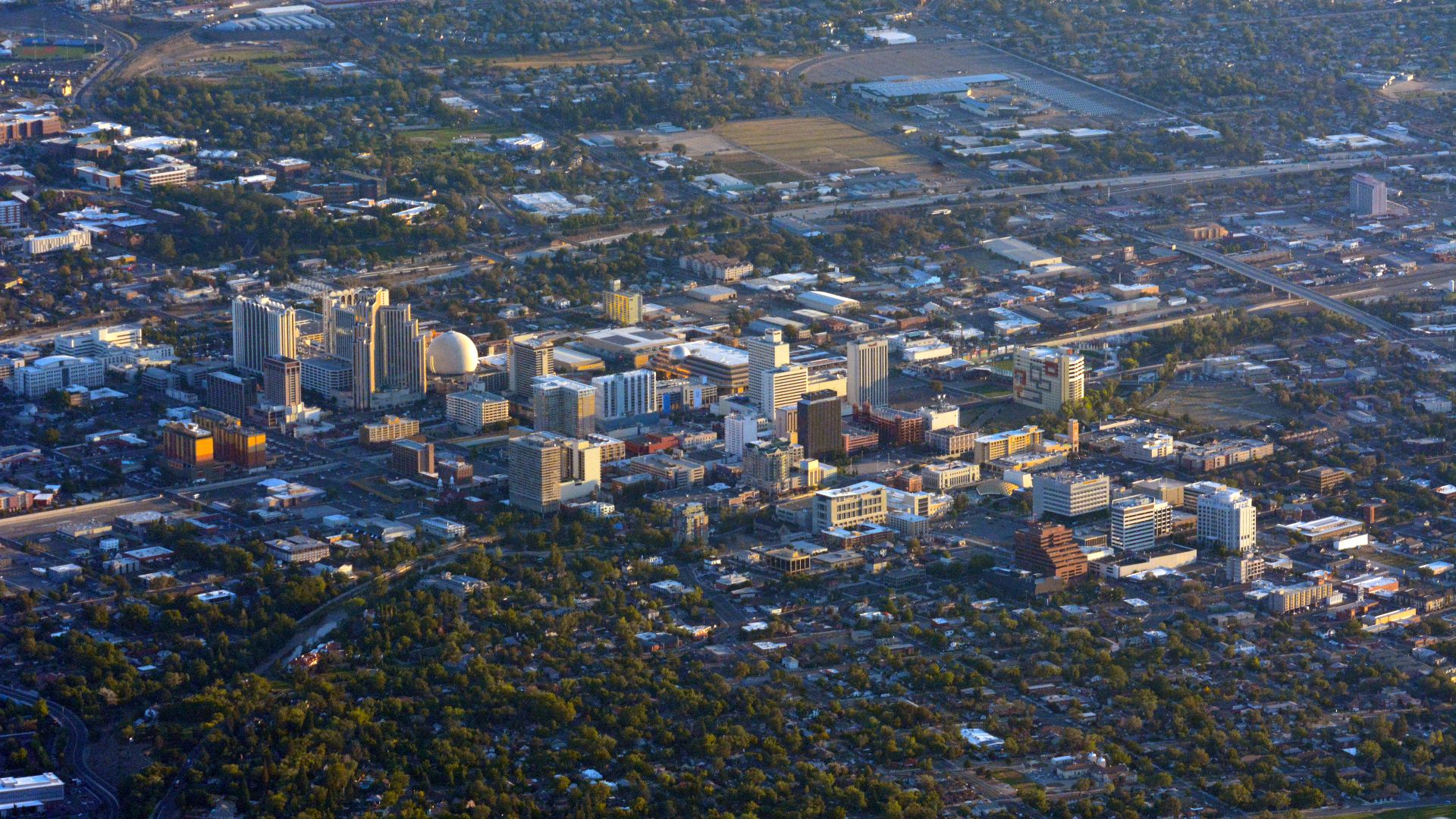 File:Reno, Nevada photo D Ramey Logan.jpg