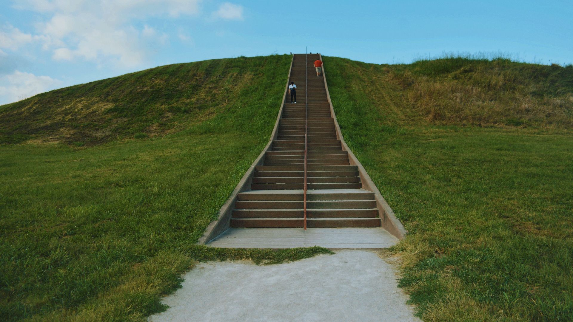 File:Stairway to Heaven? Cahokia Mounds!.jpg