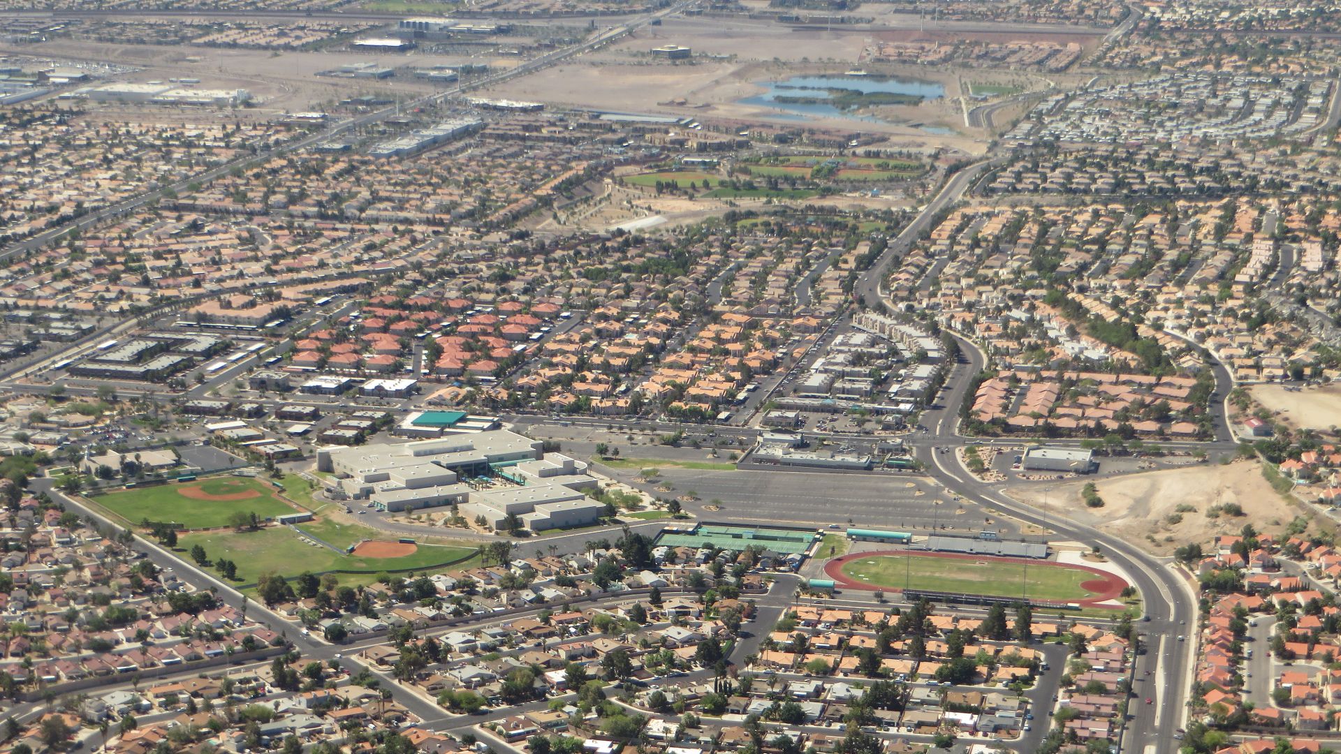 File:Green Valley High School, Henderson, Nevada (18193053422).jpg