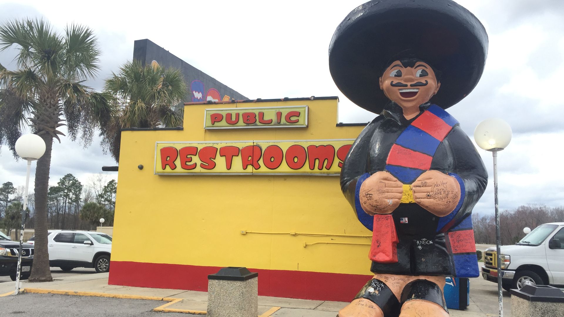 File:South of the Border, Dillon, South Carolina (28449114549).jpg