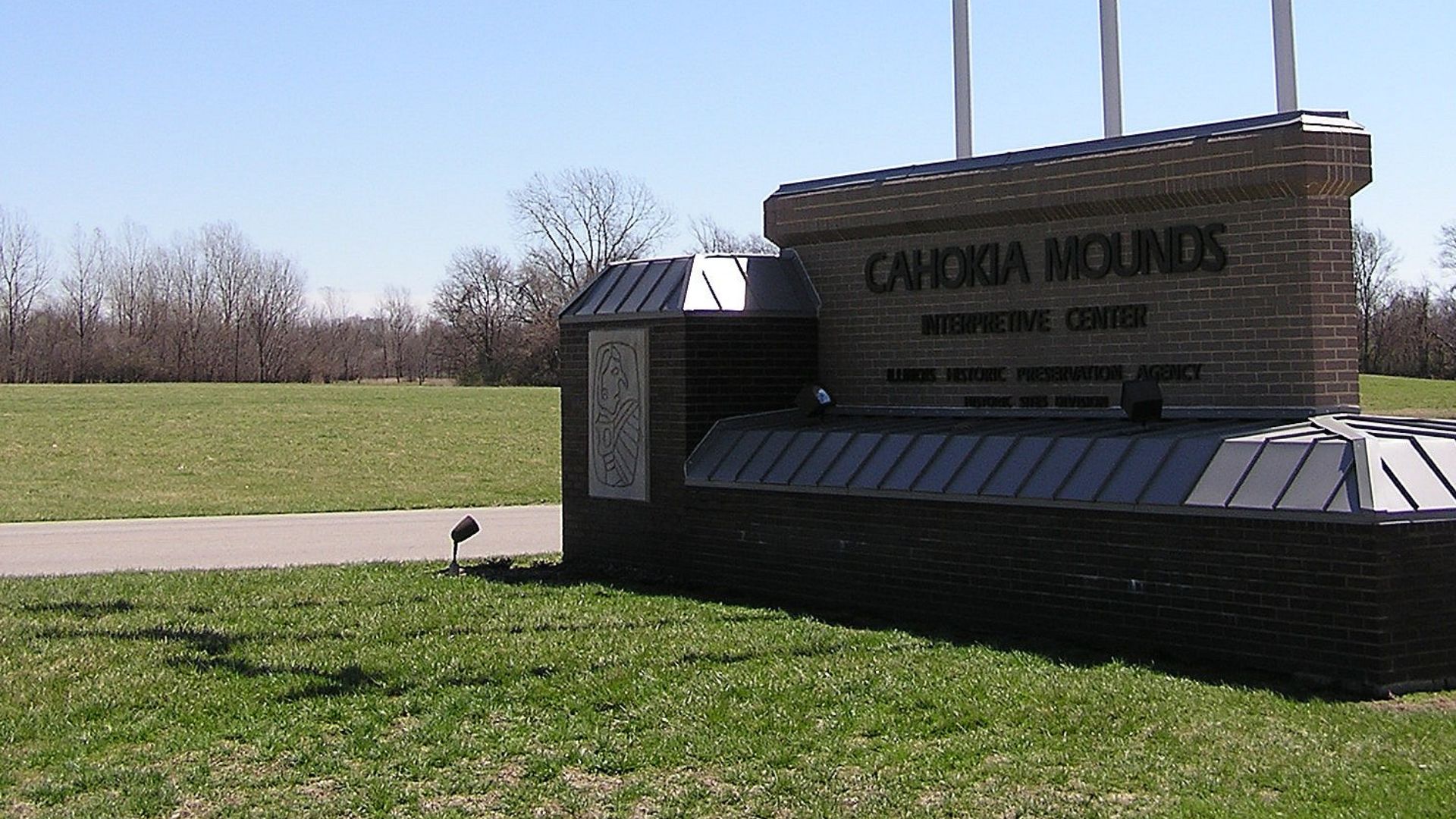 File:Cahokia Mounds (3392563894).jpg