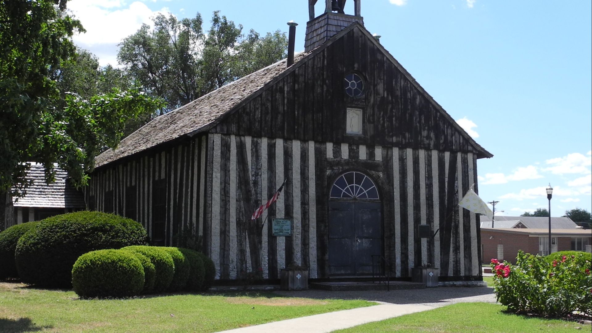 File:Holy Family Log Church Cahokia 063.jpg
