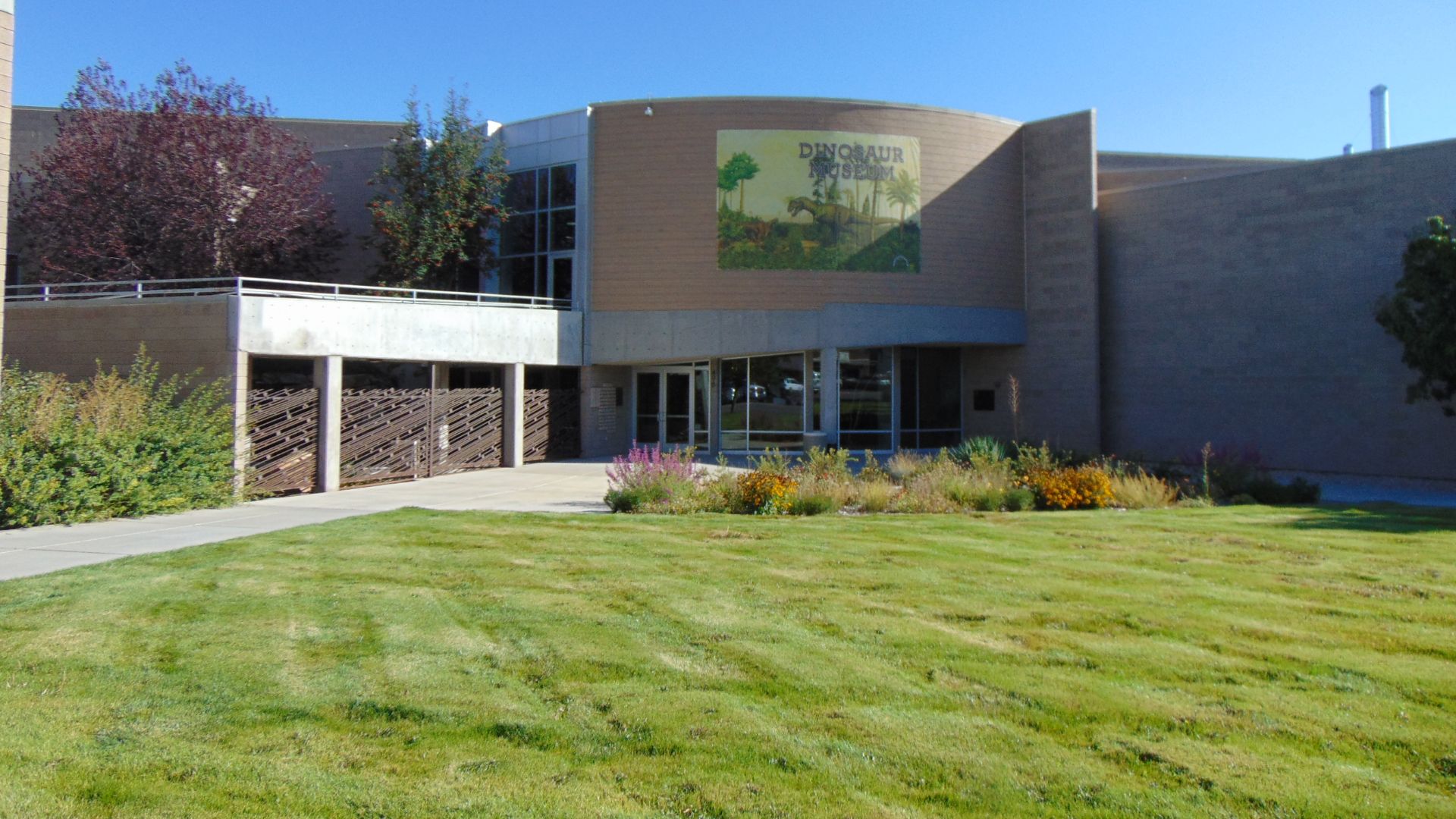 File:Utah Field House of Natural History State Park Museum, Sep 17.jpg