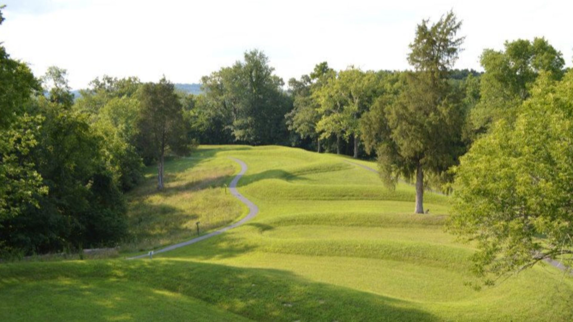 File:Serpent Mound, Peebles, Ohio 04.jpg