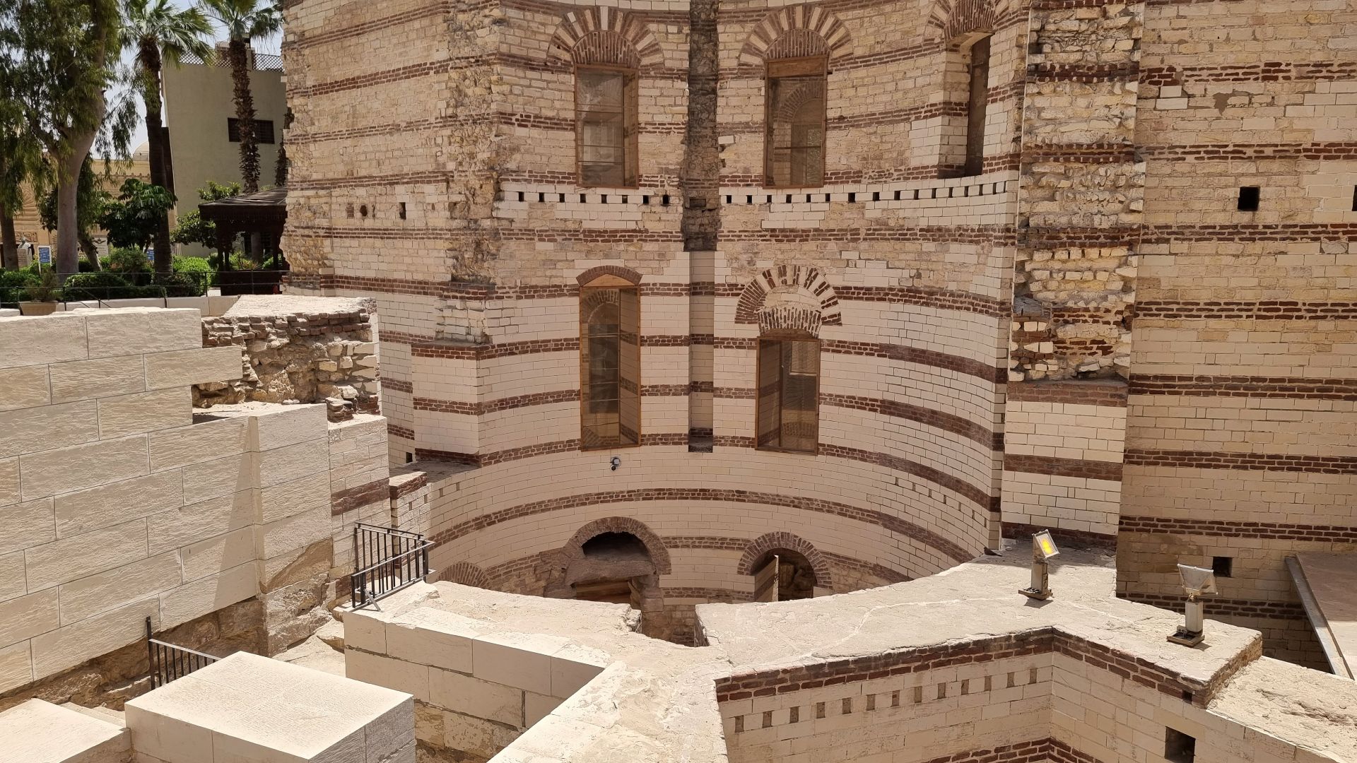 File:Fortress of Babylon, built by Diocletian 300 CE; Old Cairo (4) (52086142797).jpg