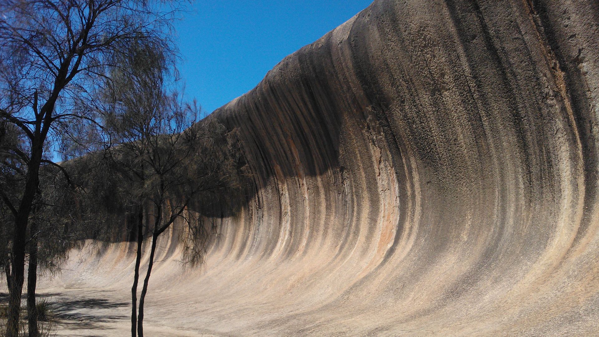 File:Wave rock in Western Australia.jpg