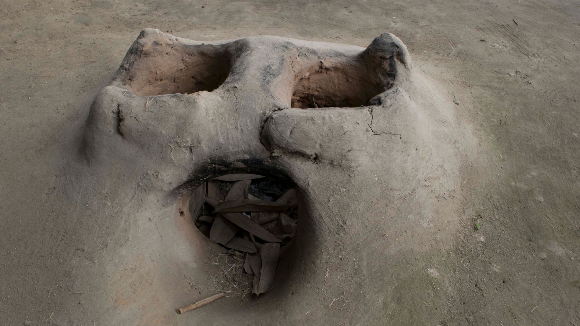 File:Clay made oven.jpg