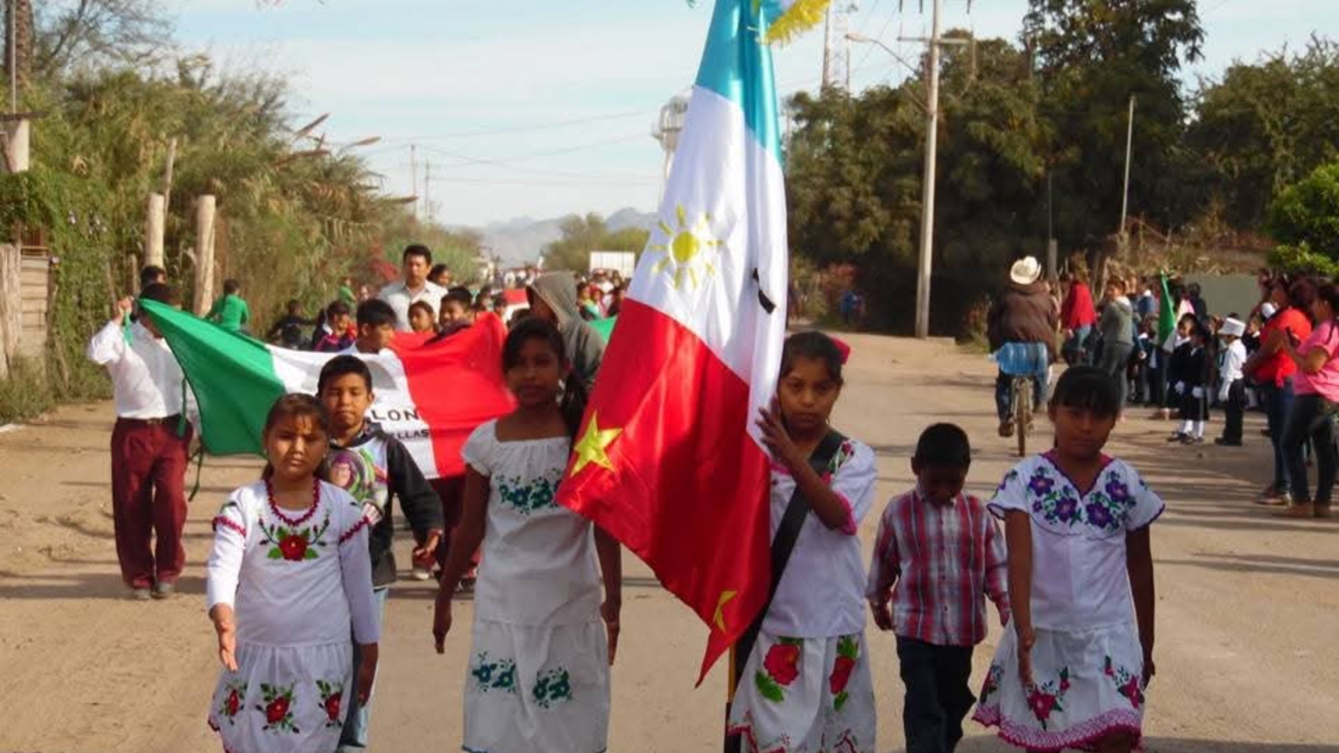 File:Bandera yaqui, en Potam.jpg