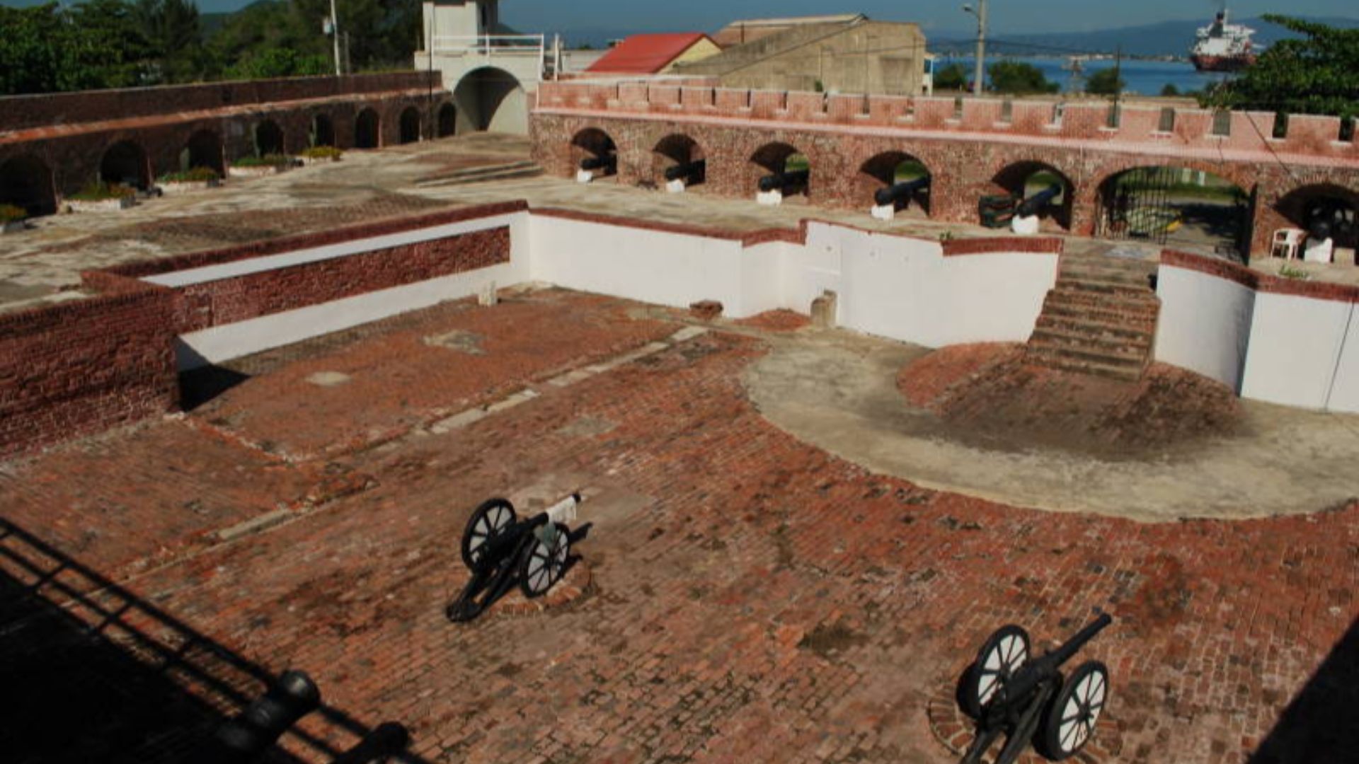 File:JM Port Royal 1010 (28) (17257005965).jpg