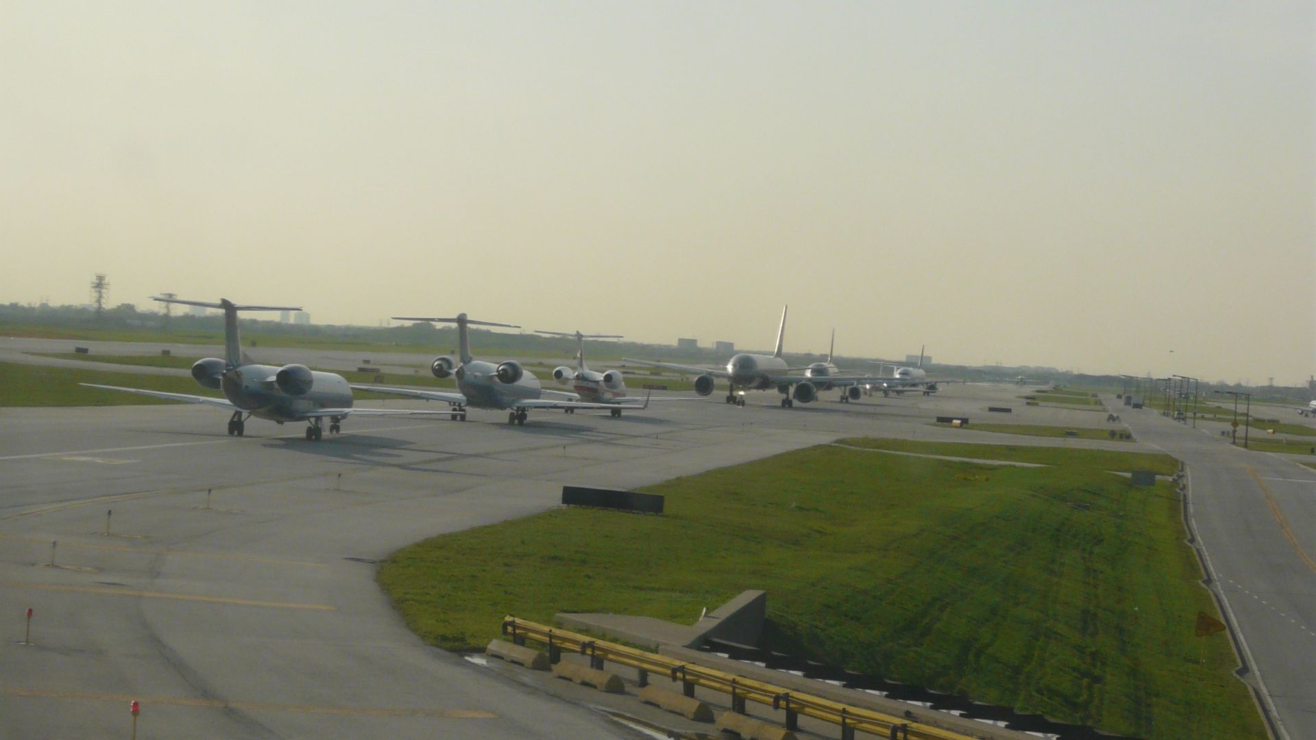 File:Planes in Chicago - 11.JPG