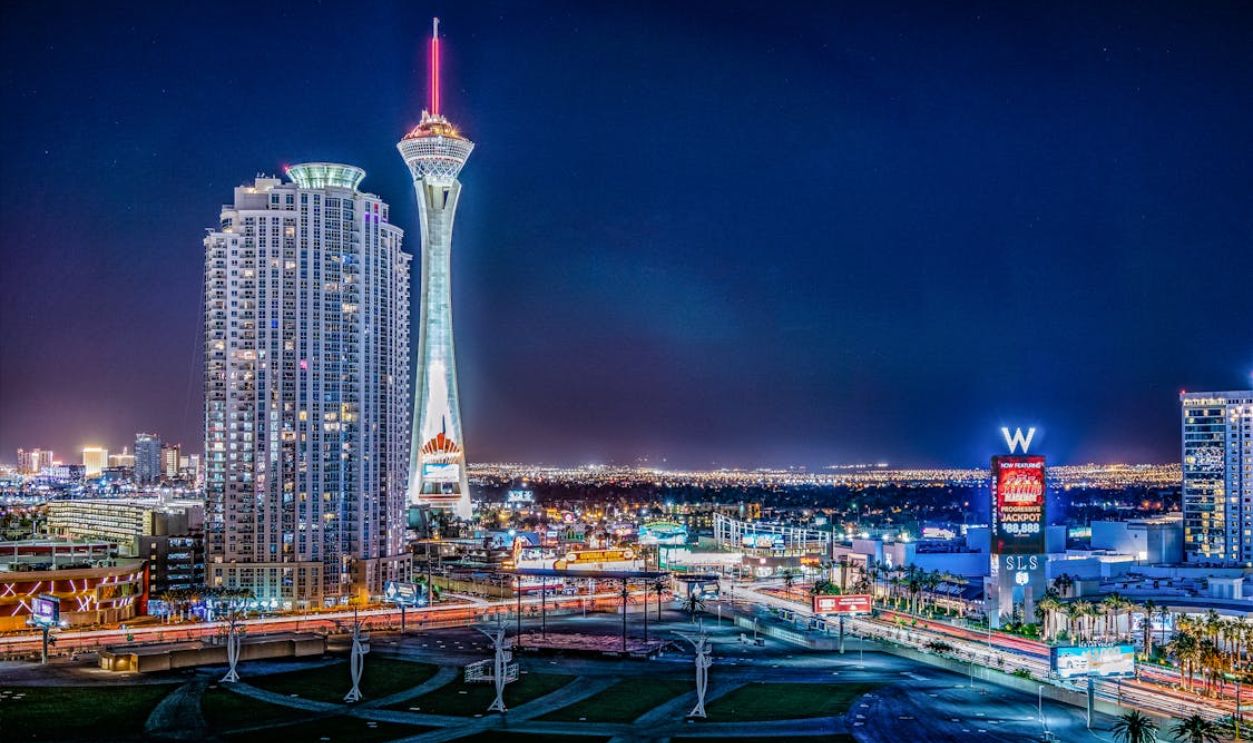 Beyond The Strip: Chic Lounges & Hidden Gems