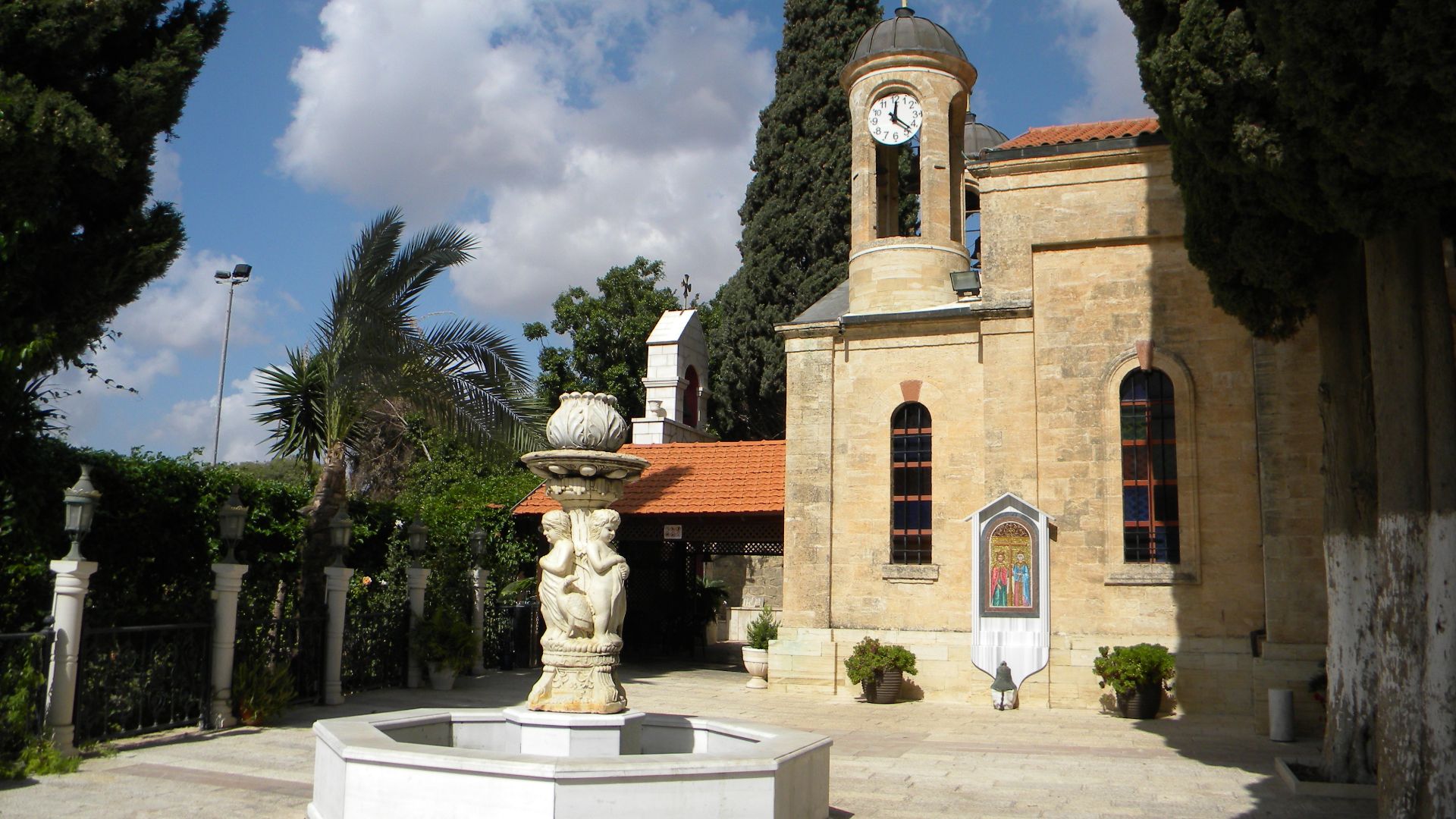 File:ISRAEL, Cana Galilei (Kafr Kanna) (6).JPG