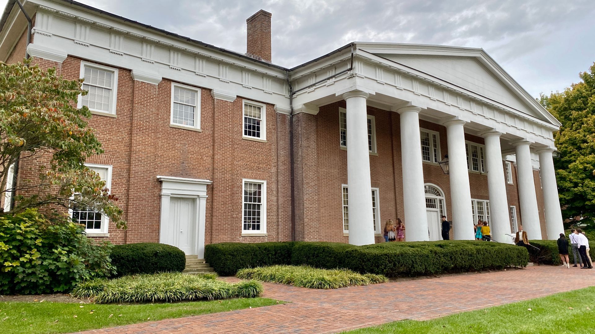 File:Old Centre, Centre College, Walnut Street, Danville, KY - 51972947315.jpg