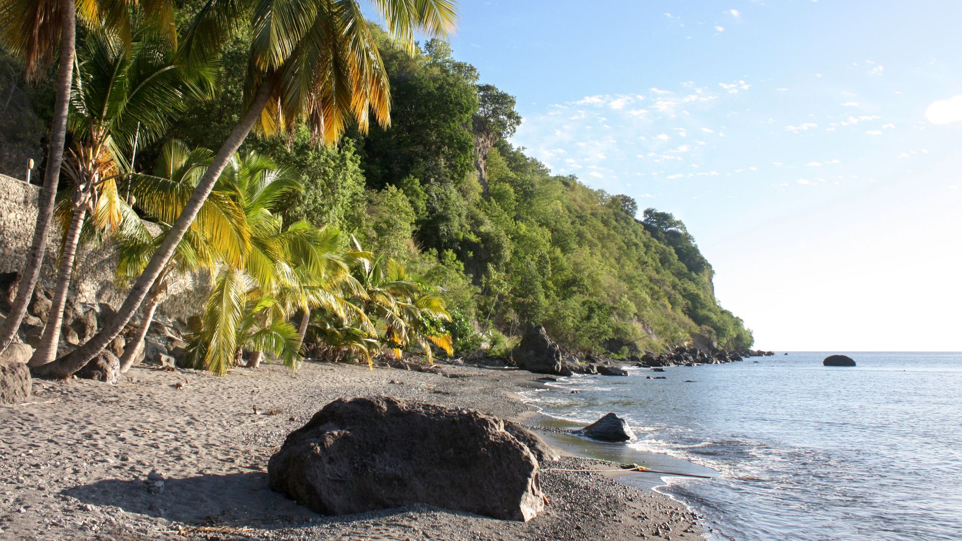 File:Batalie Bay, Dominica 002.jpg