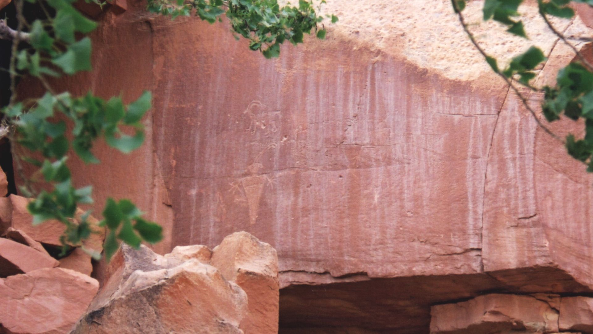 File:Scenic Byway 12 - Fremont Indian Petroglyphs Along Highway 24 in Capitol Reef National Park - NARA - 7721914.jpg