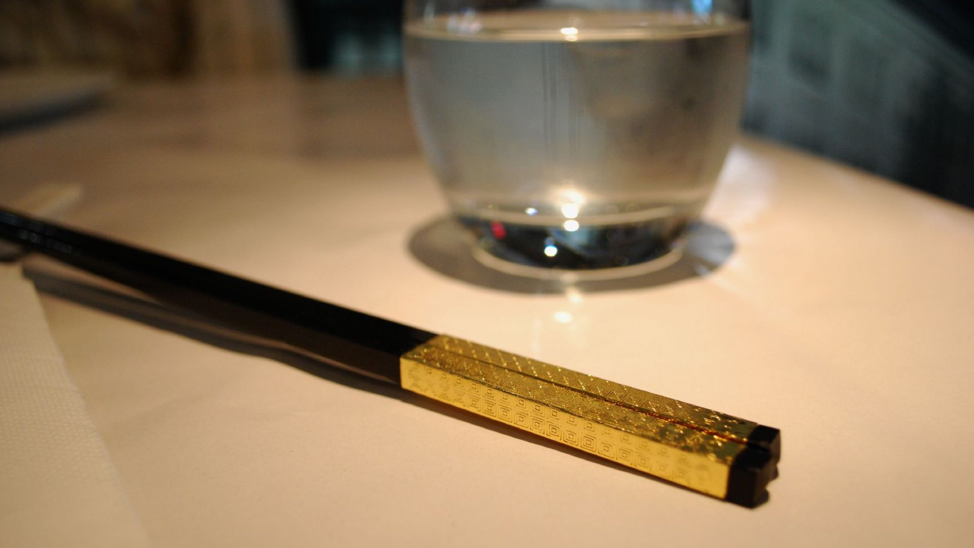 File:Black and Gold Chopsticks - The Bund.jpg