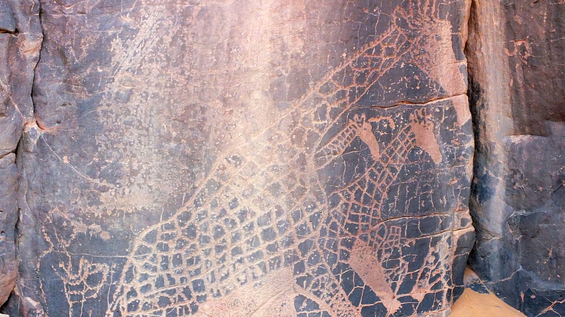 File:Gravure rupestre , tassili n'ajjer , algérie.jpg