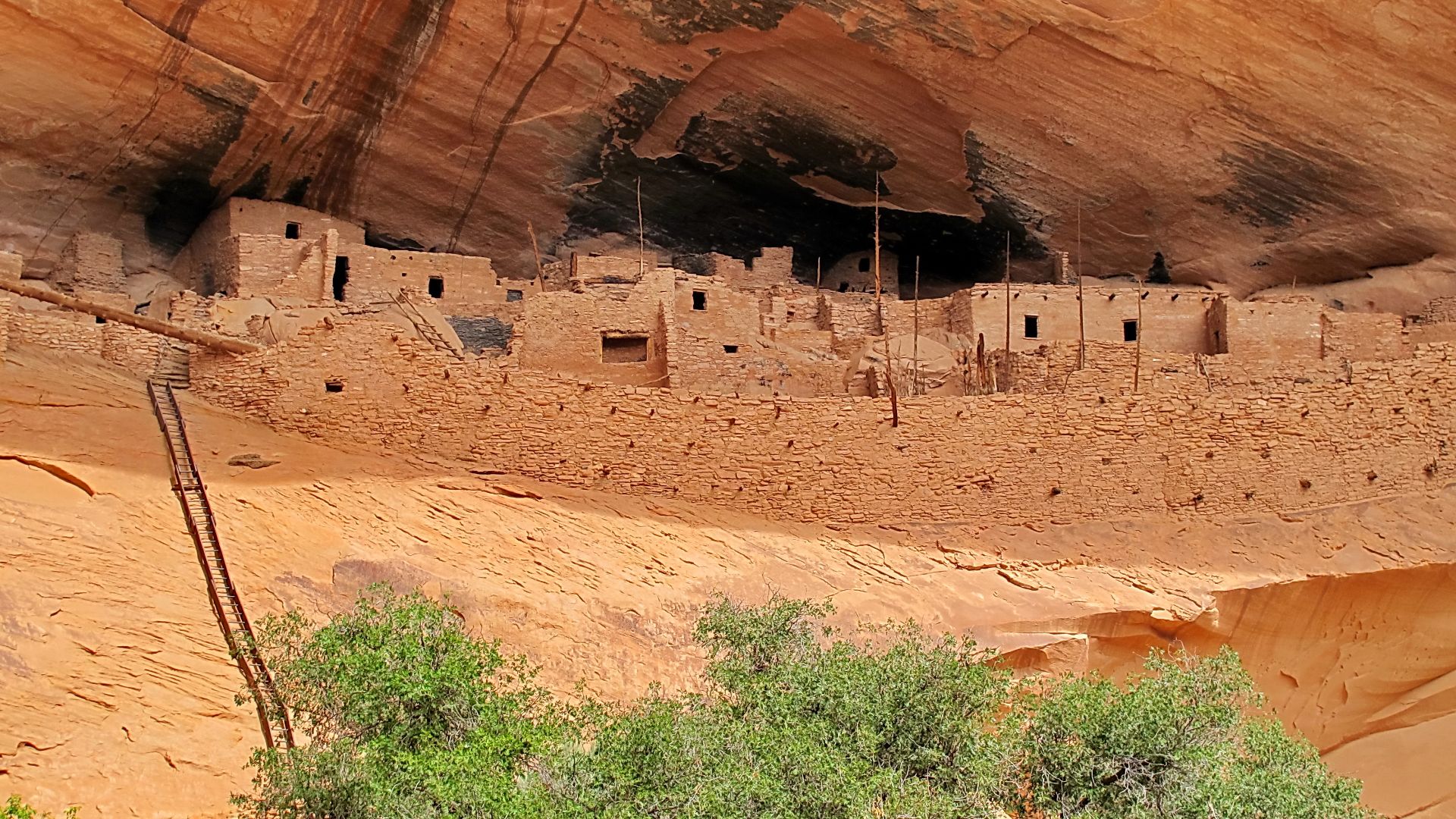 File:Final approach,Keet Seel - Kawestima Navajo National Monument.jpg