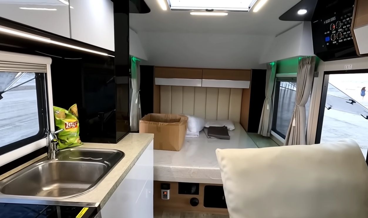 Black Series HQ19 Specs