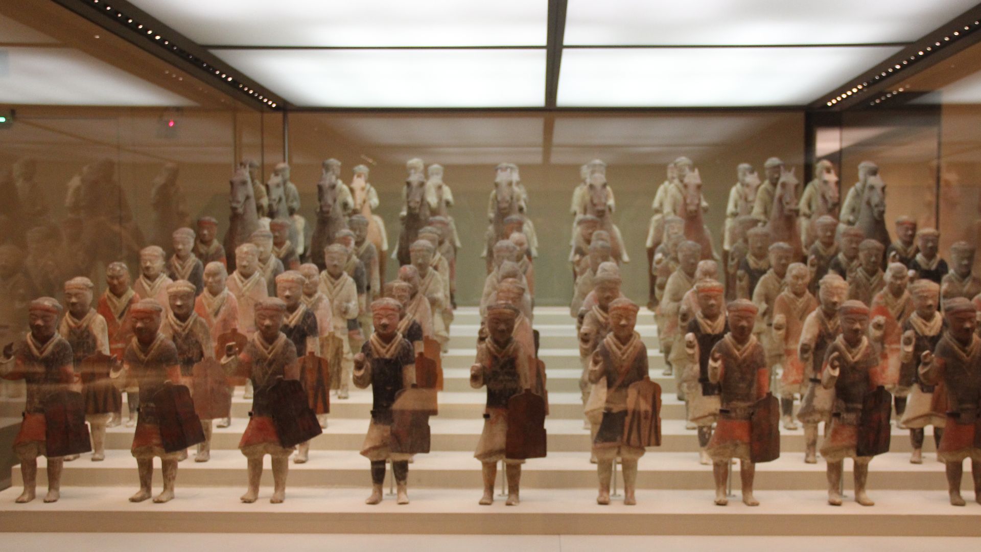 File:Western Han Terracotta Army (front view).jpg