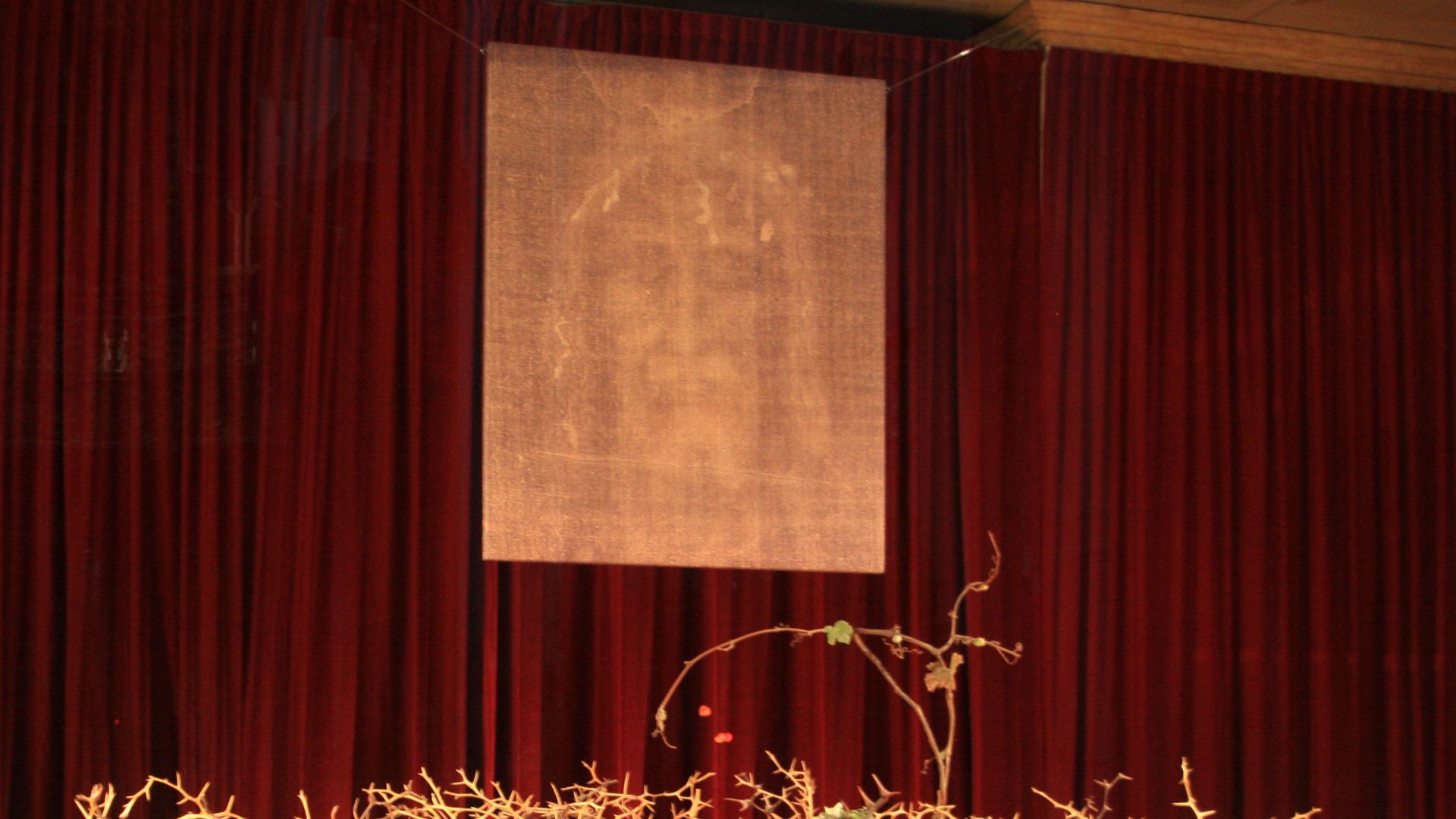 File:Chapel of the Holy Shroud - Turin.jpg