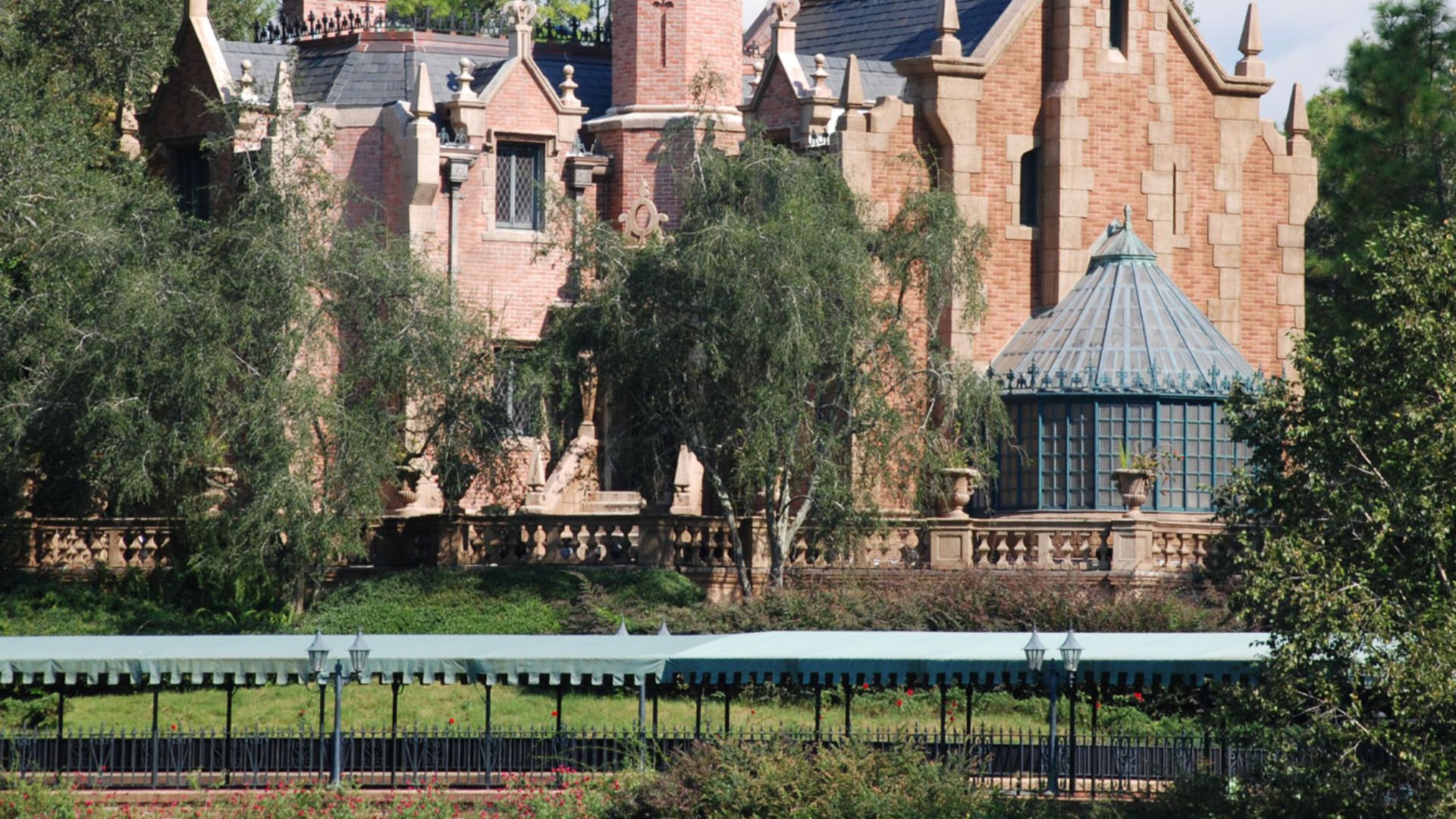 File:Haunted Mansion 1.jpg