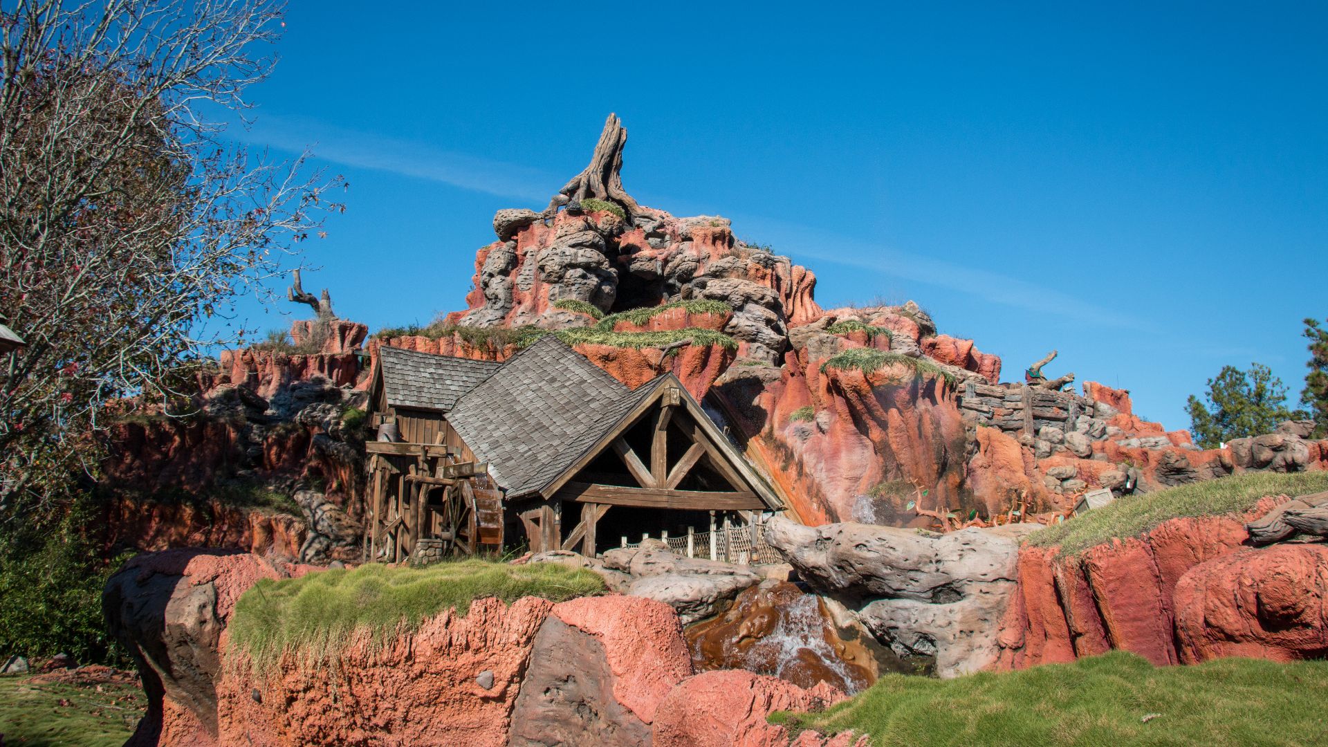 File:Splash Mountain (42404715645).jpg
