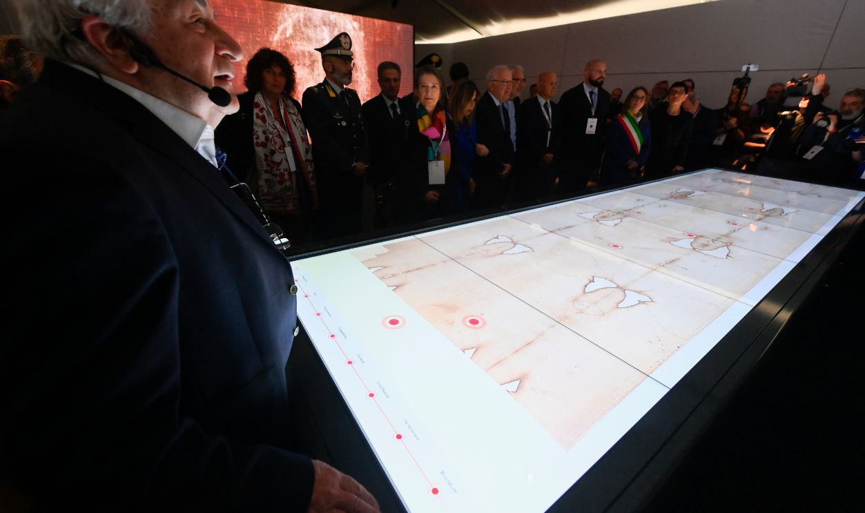 People during the Inauguration of the Virtual