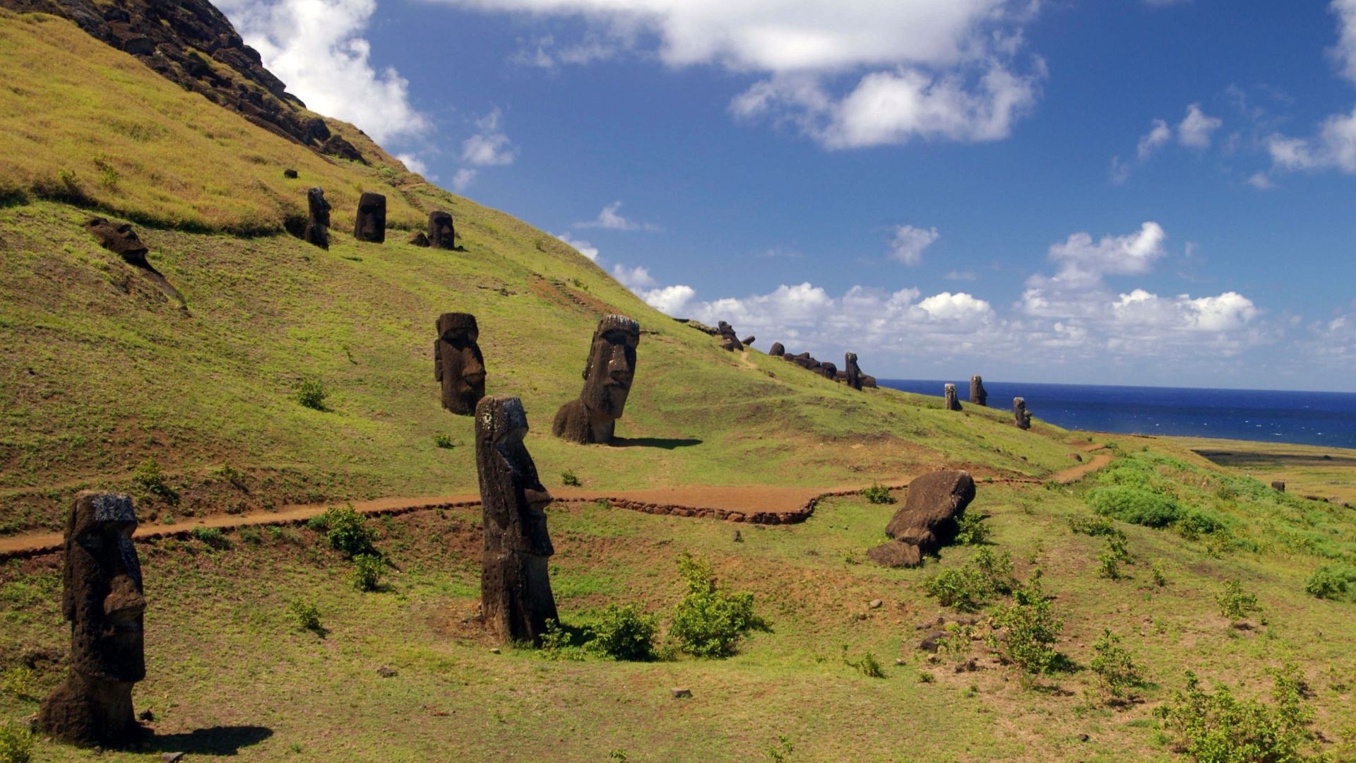 File:Rano Raraku quarry.jpg