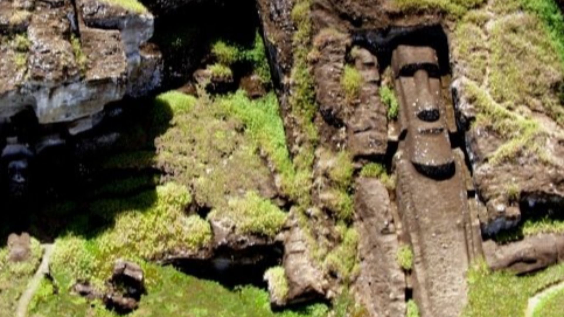 File:Rano Raraku, helicopter.jpg