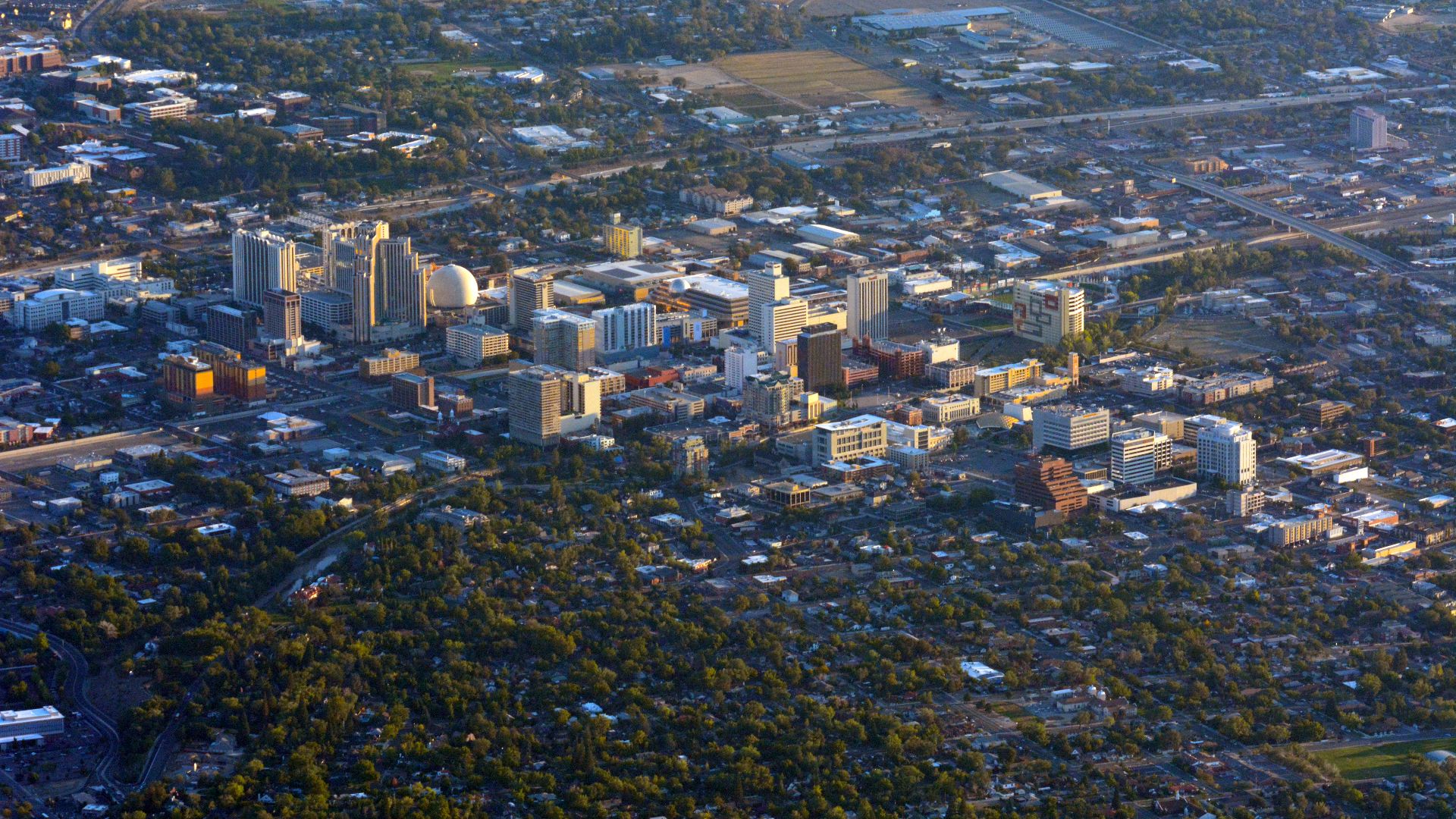 File:Reno, Nevada photo D Ramey Logan.jpg