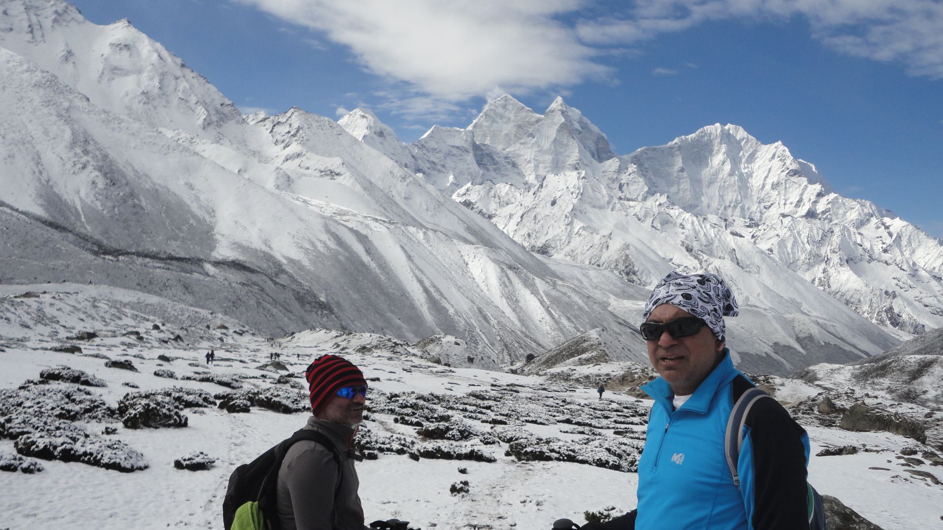 File:Everest Base Camp Trek Nepal.jpg
