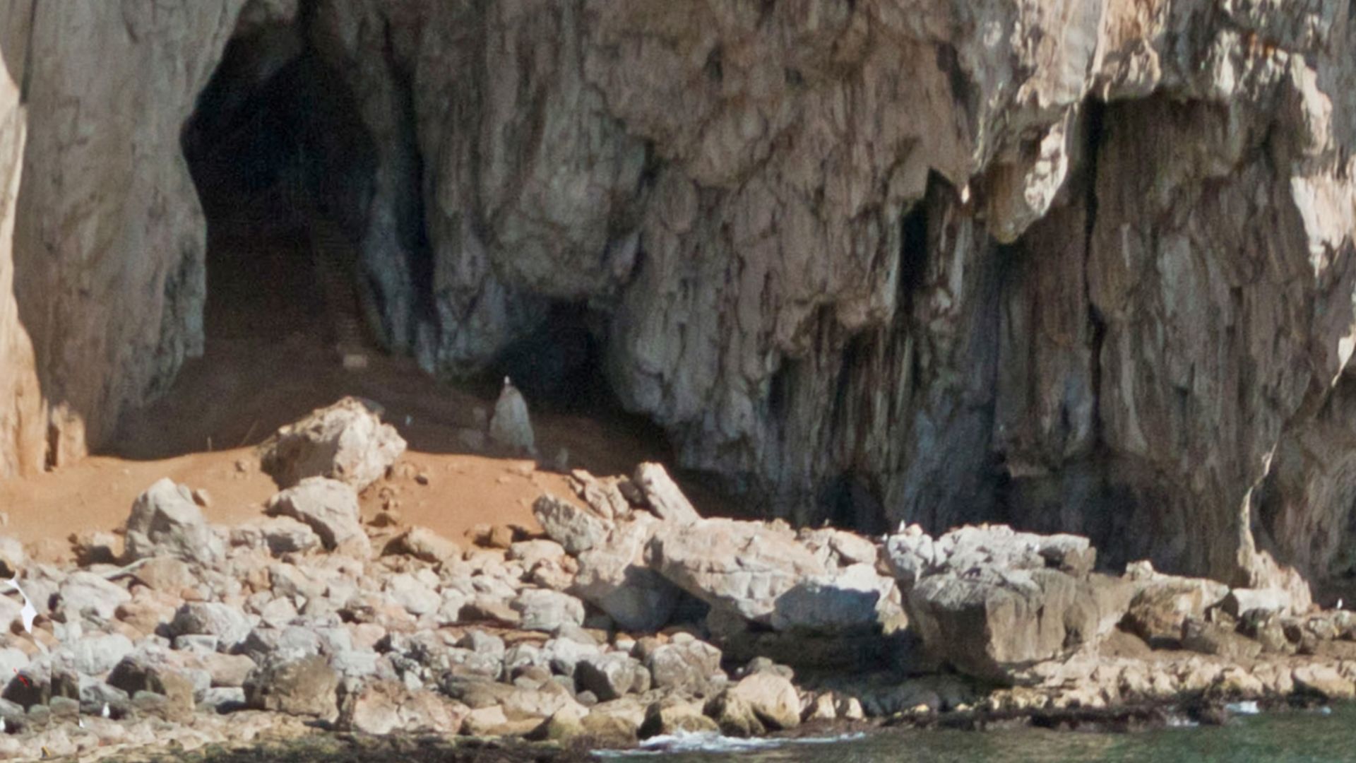 File:SQ Vanguard Cave.jpg