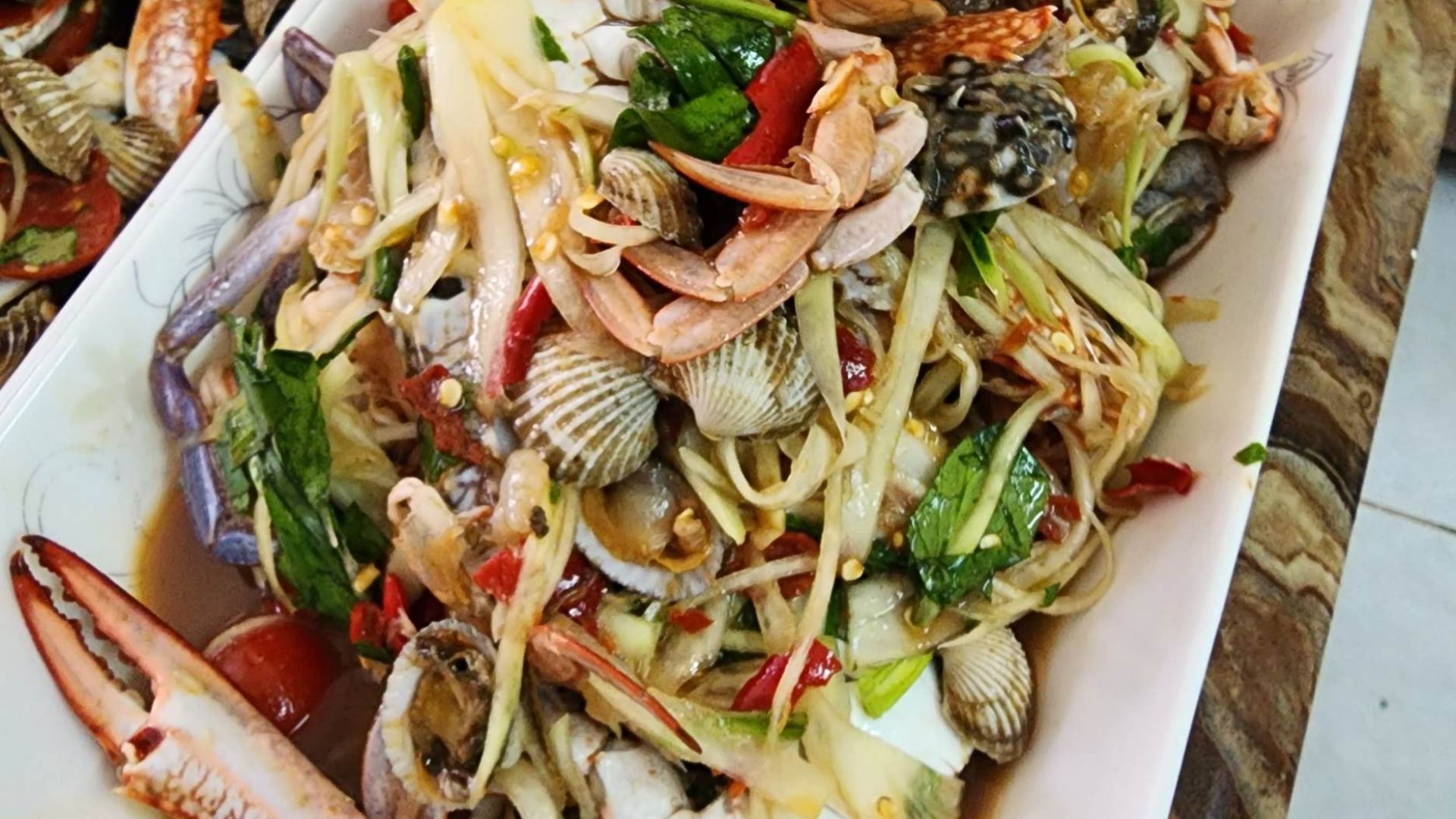File:Lao papaya salad with seafood.jpg