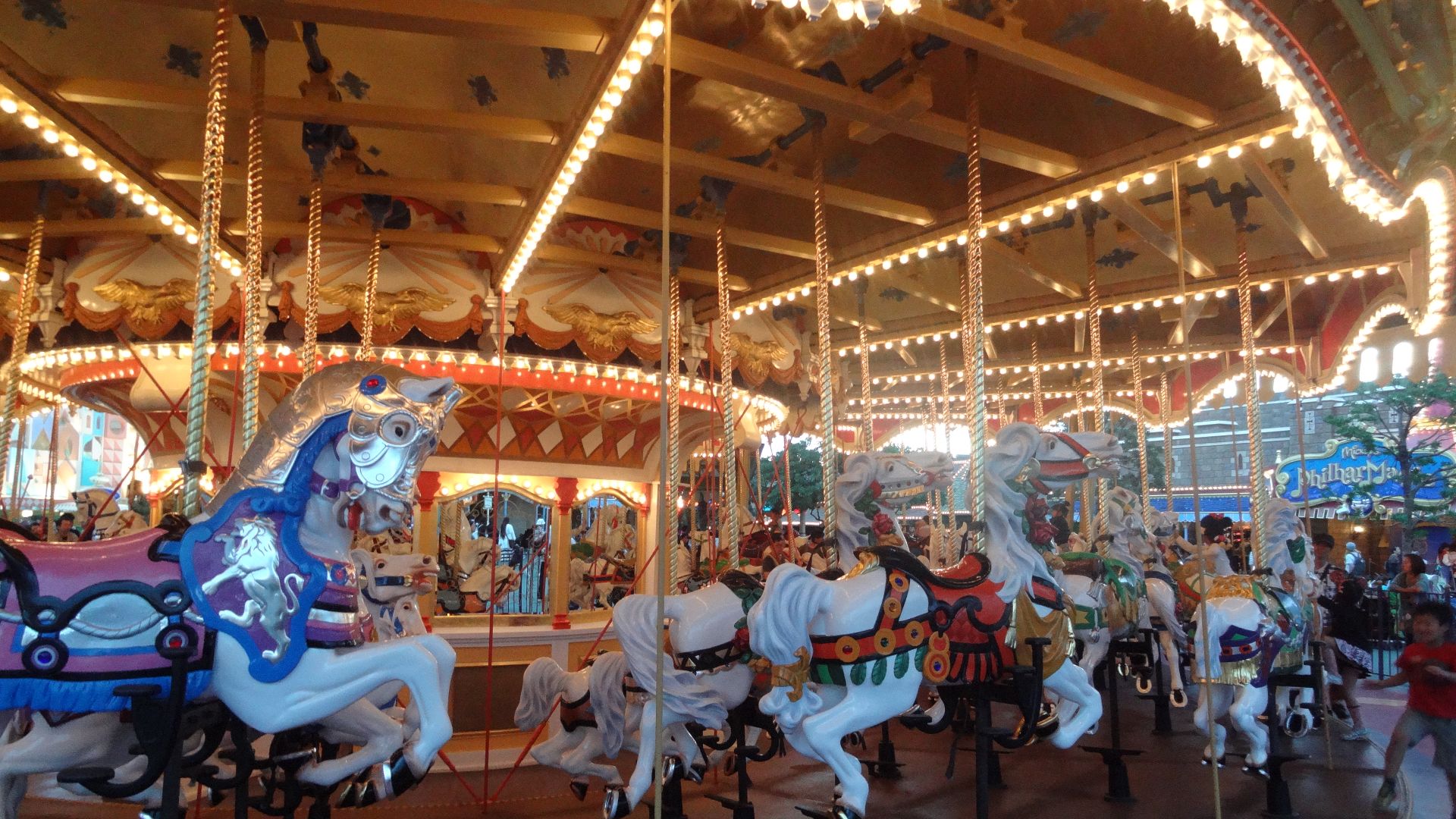 File:Cinderella's Golden Carrousel TDL.JPG