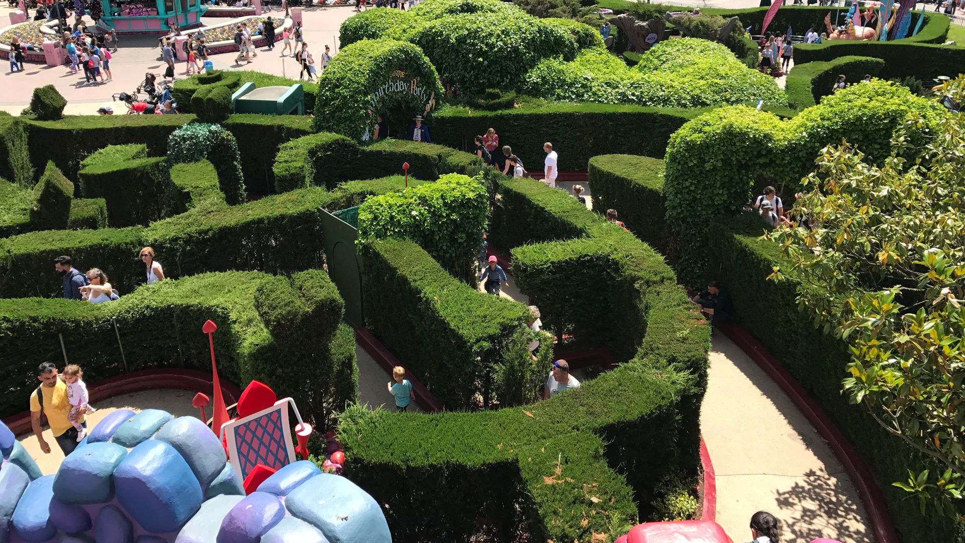 File:Disney Land Paris - 2017 (25).JPG