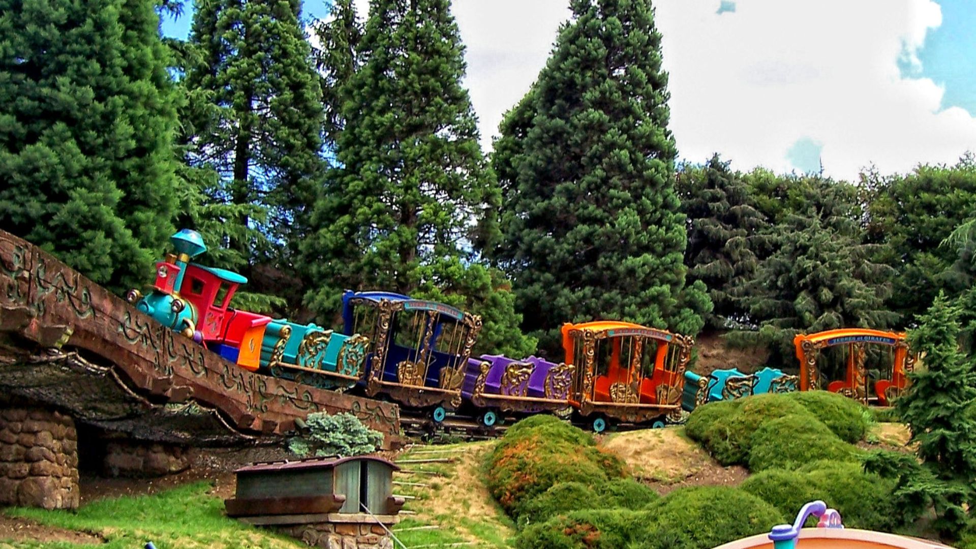 File:Train ride in Disneyland Paris - panoramio.jpg