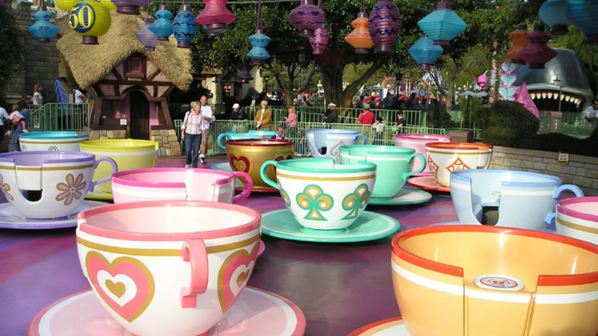 File:TeacupsMadTeaParty wb.jpg