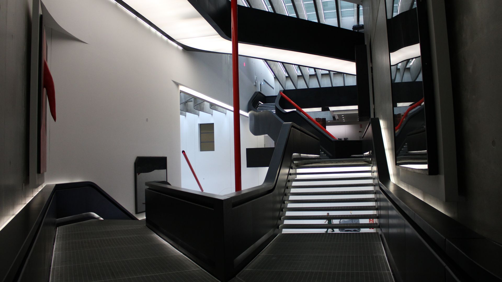 File:MAXXI Museum interior 05.JPG